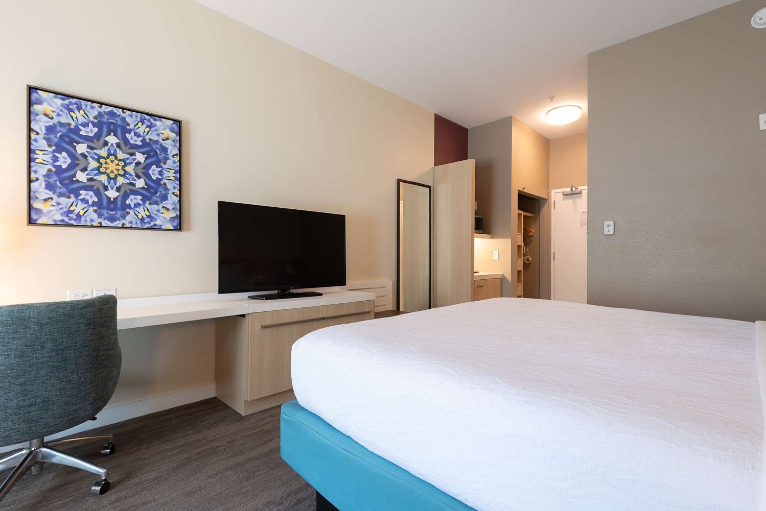 Hilton Garden Inn Calabasas, CA See Discounts