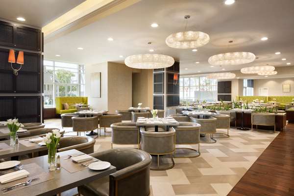 Restaurant - Embassy Suites Glendale - CA 134, Exit 7