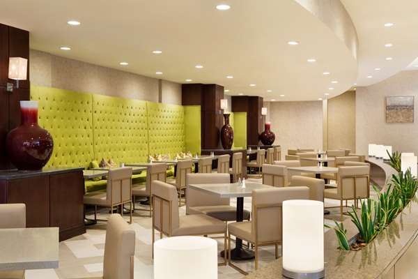 Restaurant - Embassy Suites Glendale - CA 134, Exit 7