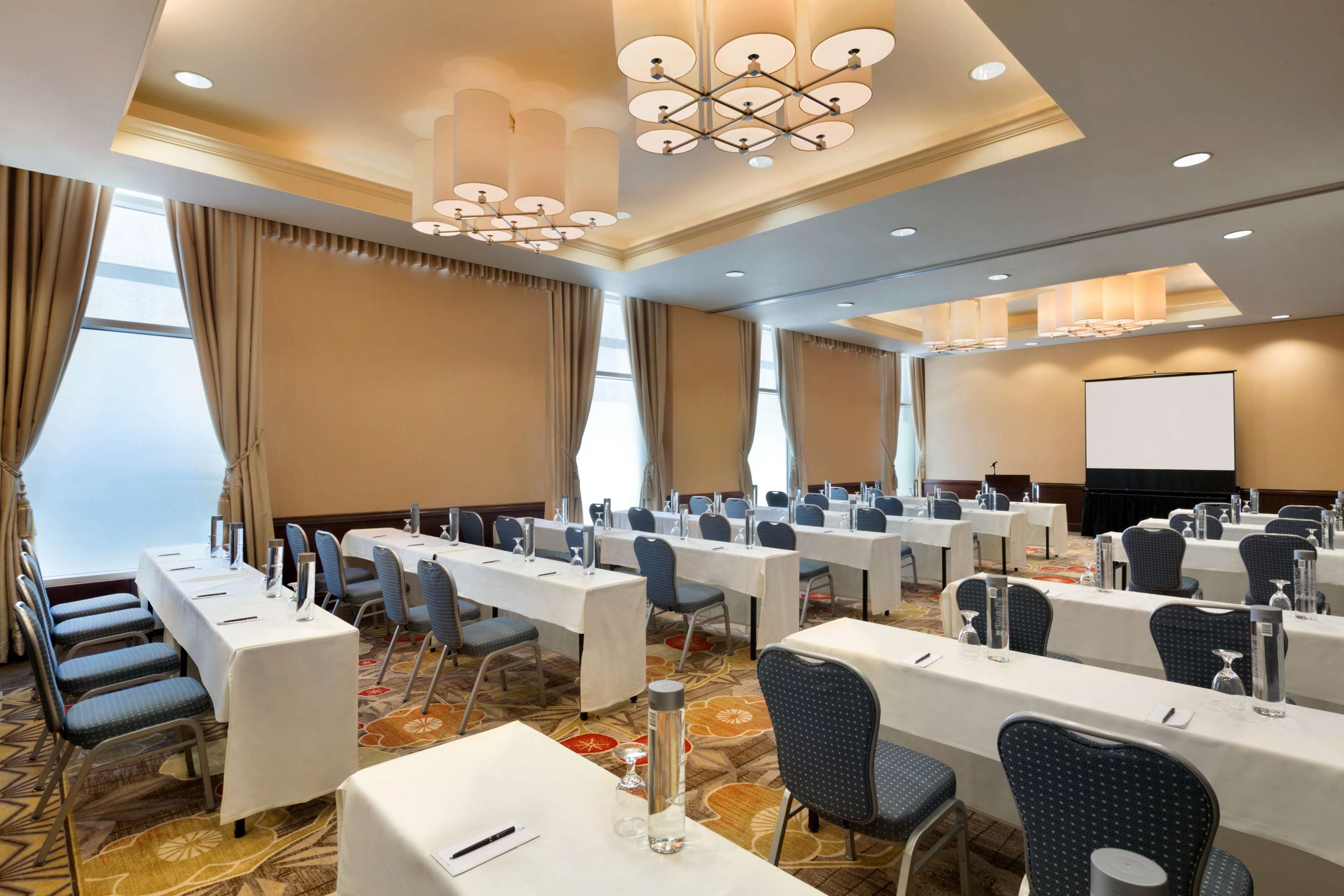 Meeting Room | Embassy Suites by Hilton Los Angeles Glendale