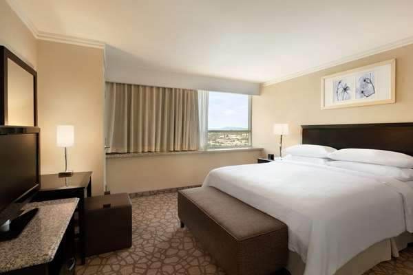  - Embassy Suites Glendale - CA 134, Exit 7