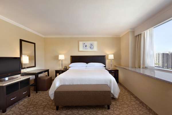  - Embassy Suites Glendale - CA 134, Exit 7