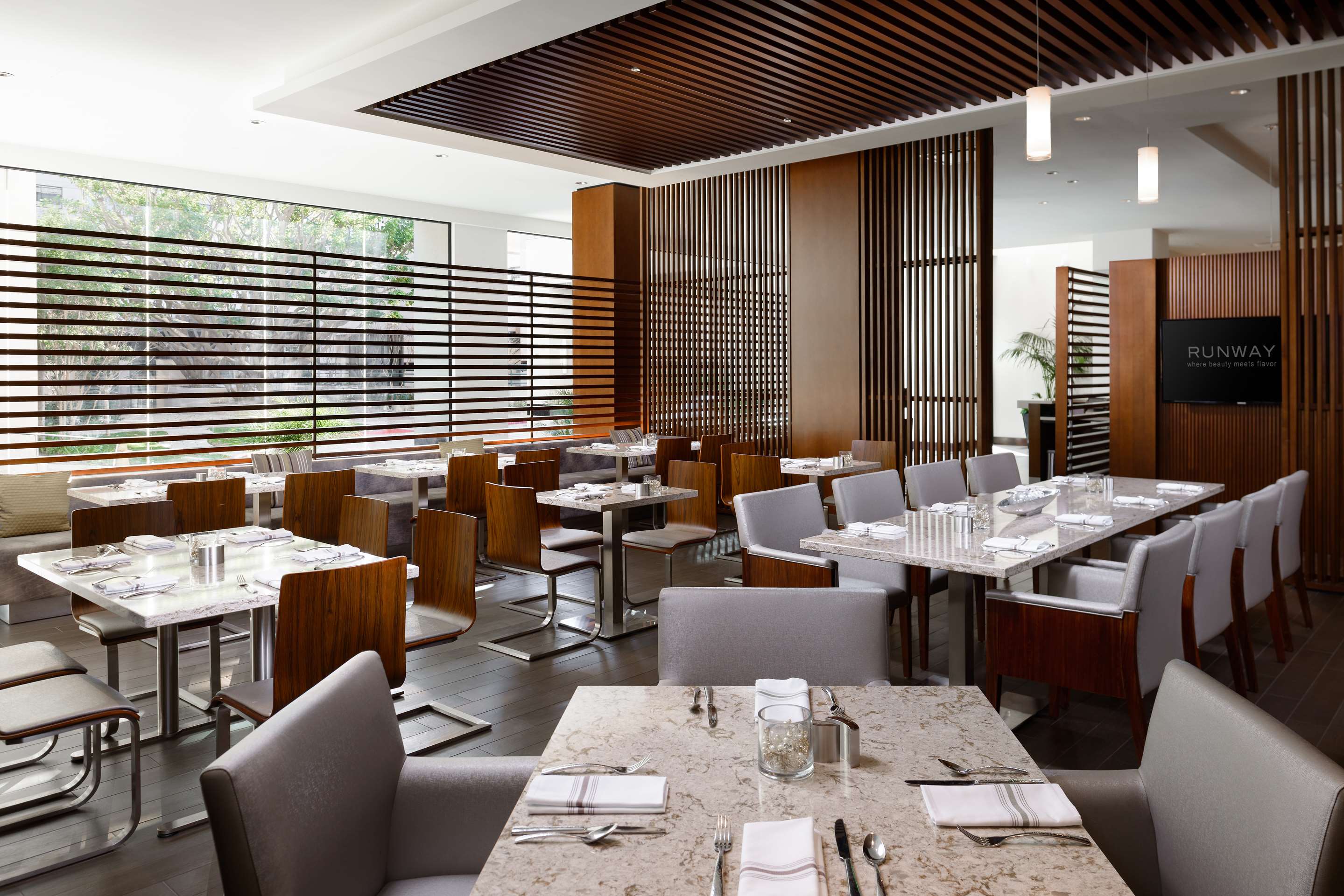 Restaurant | Hilton Woodland Hills / Los Angeles