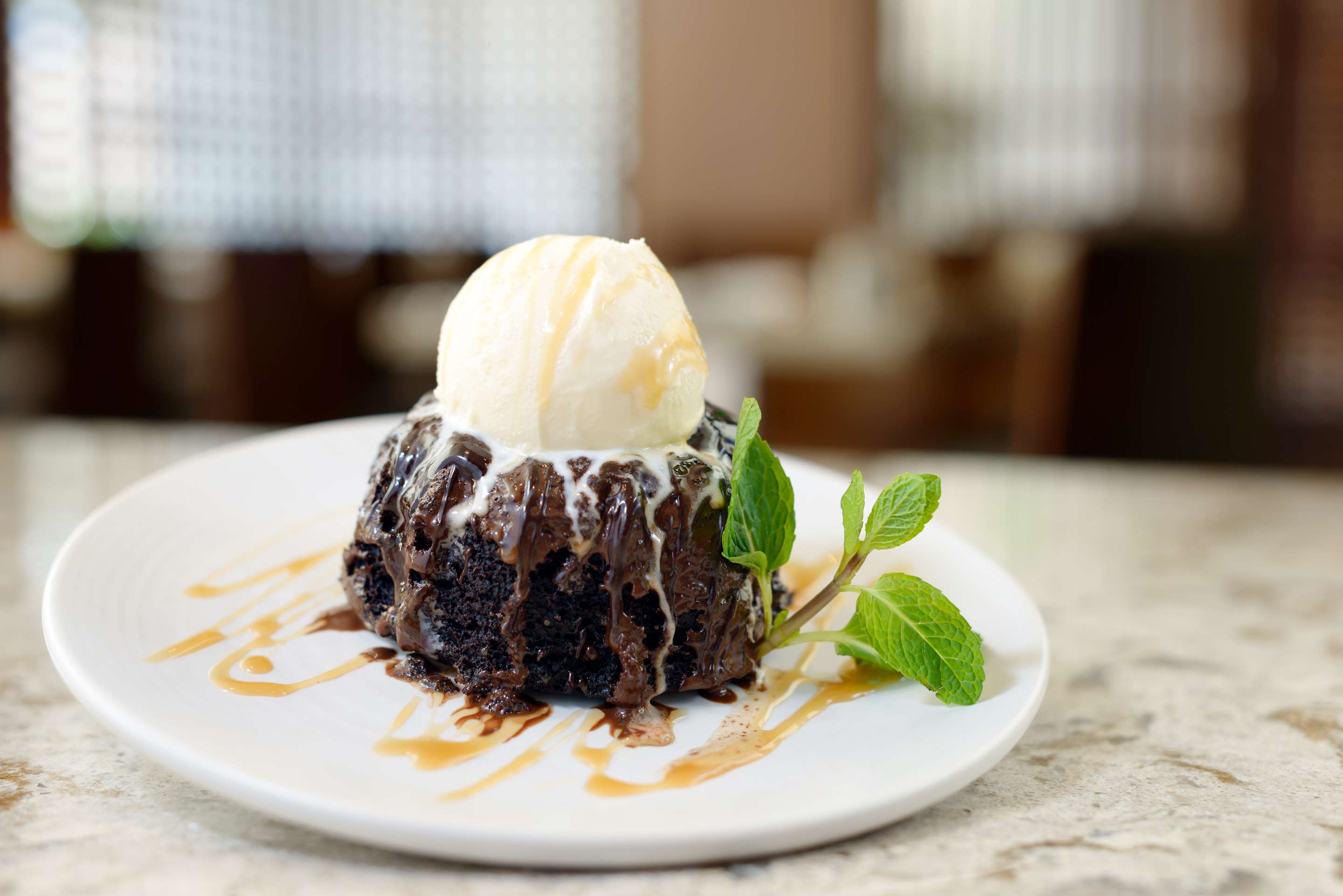 Restaurant | Hilton Woodland Hills / Los Angeles