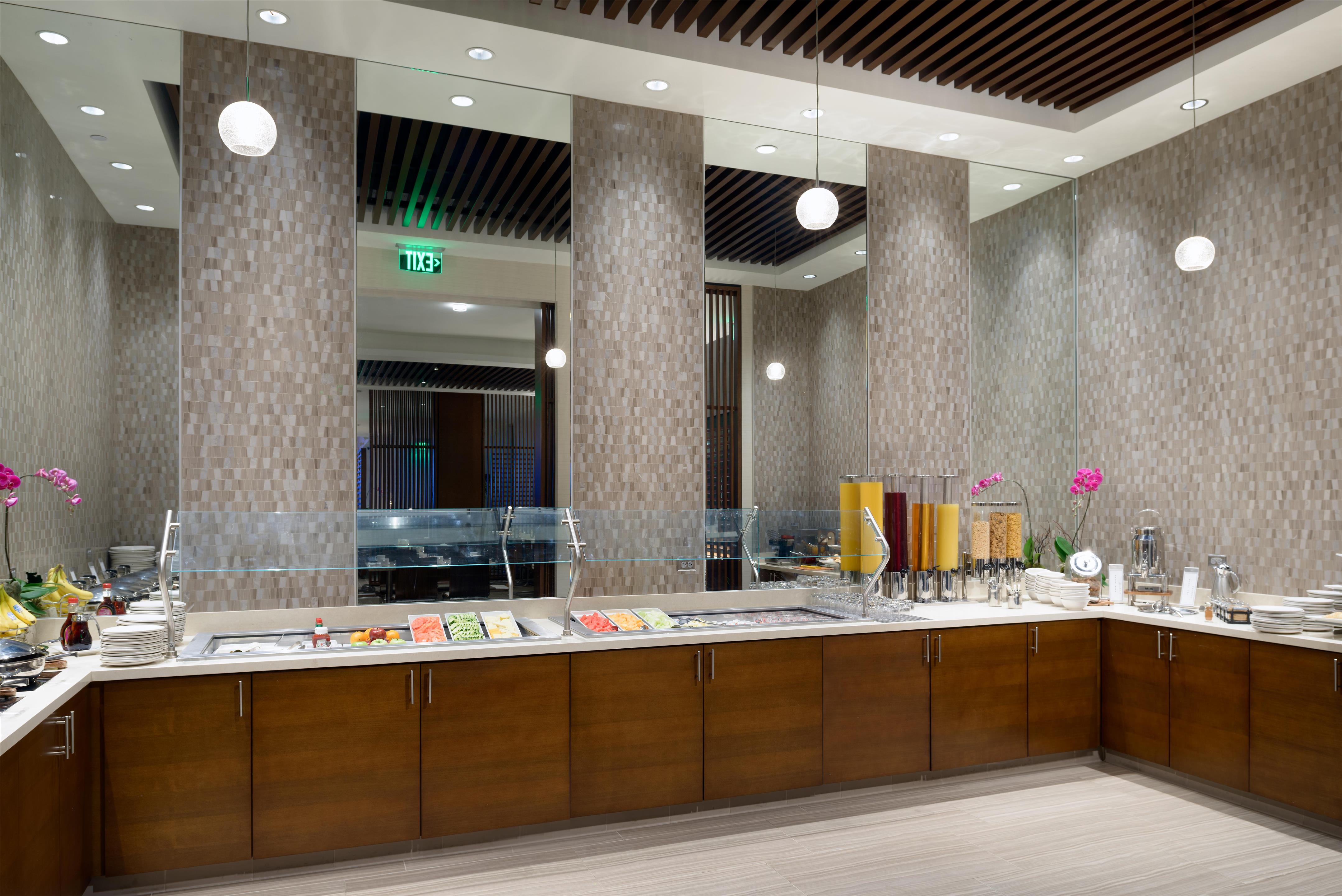 Restaurant | Hilton Woodland Hills / Los Angeles