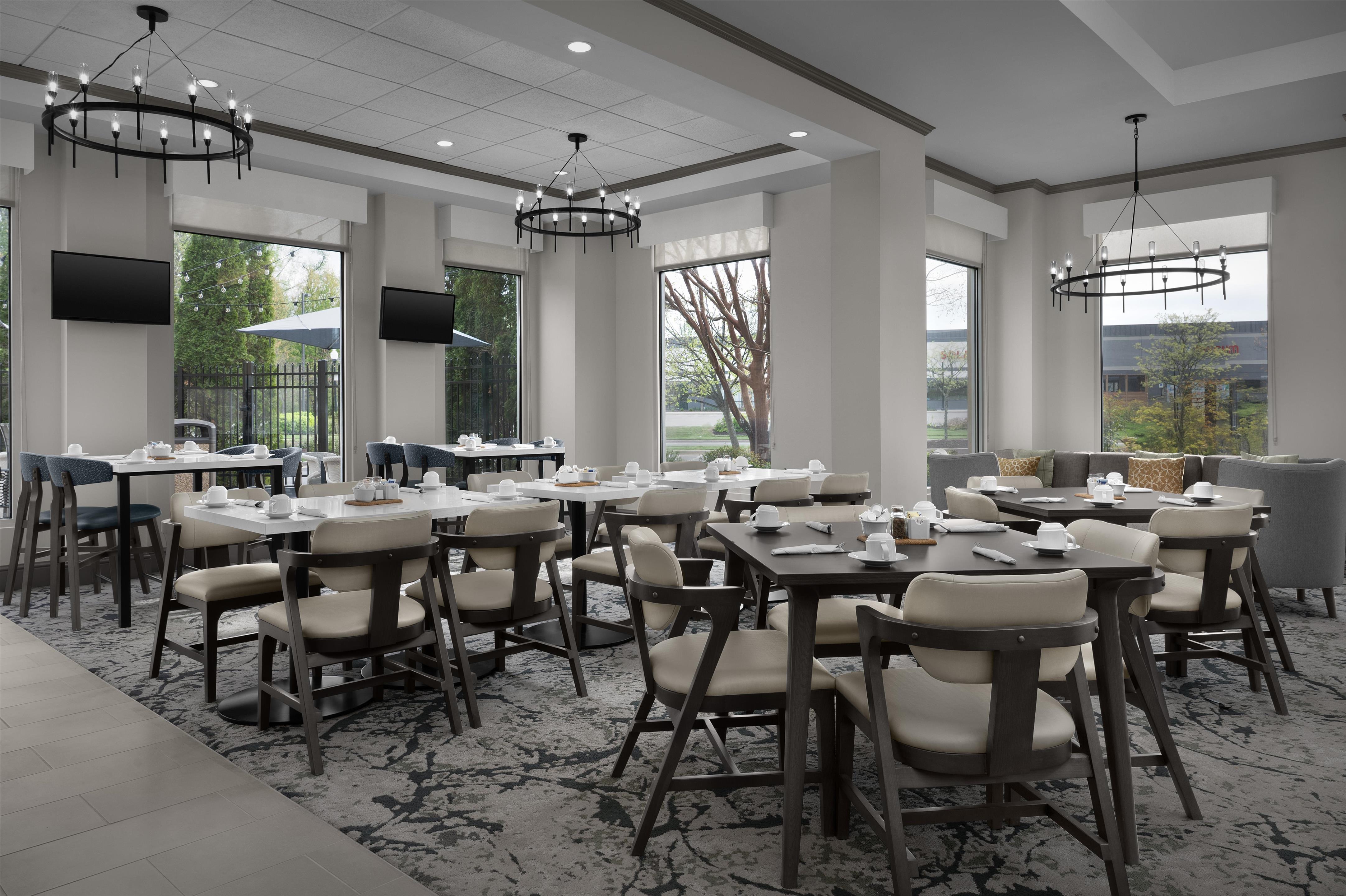 Breakfast Area | Hilton Garden Inn Annapolis