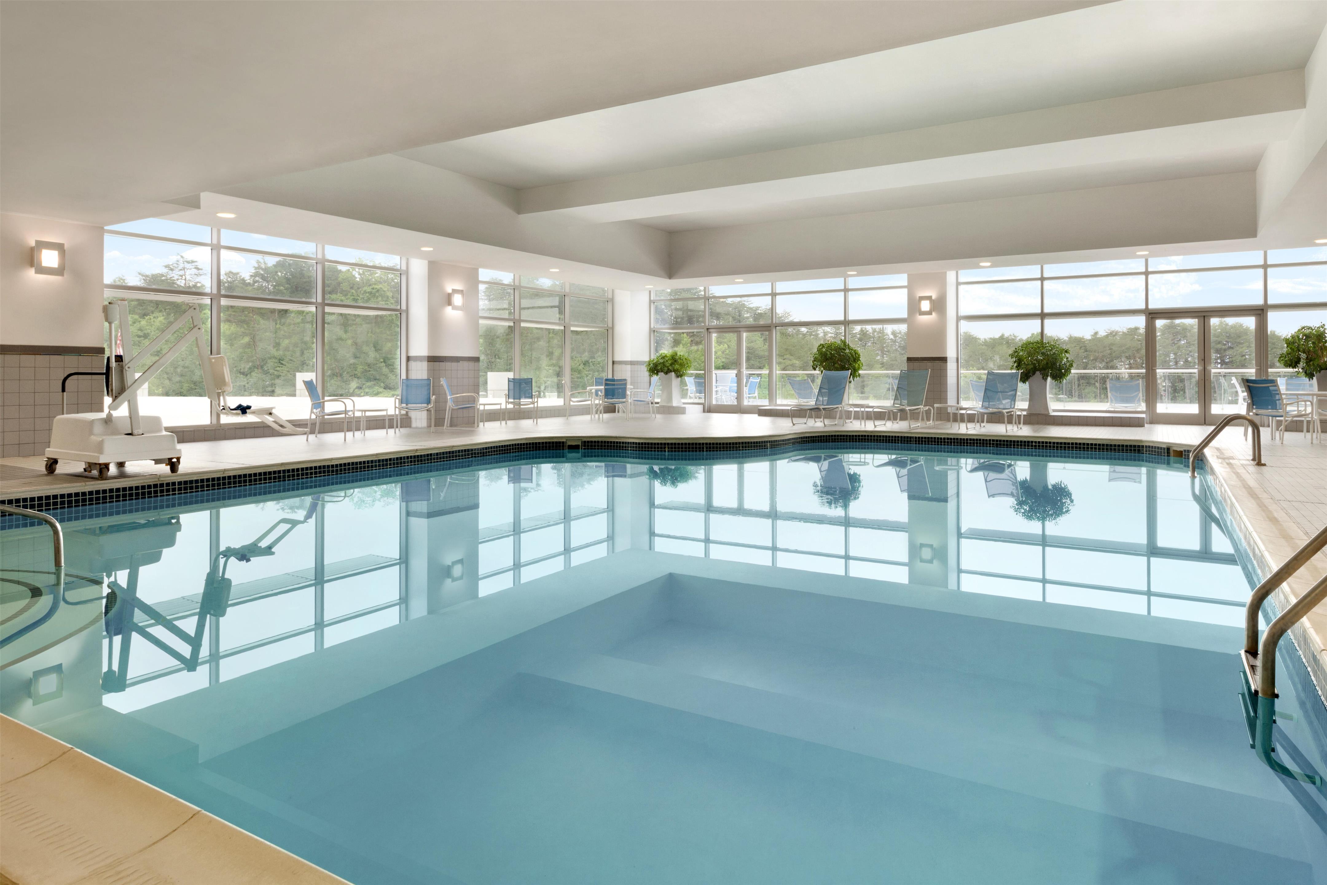 Pool | Hilton Baltimore BWI Airport