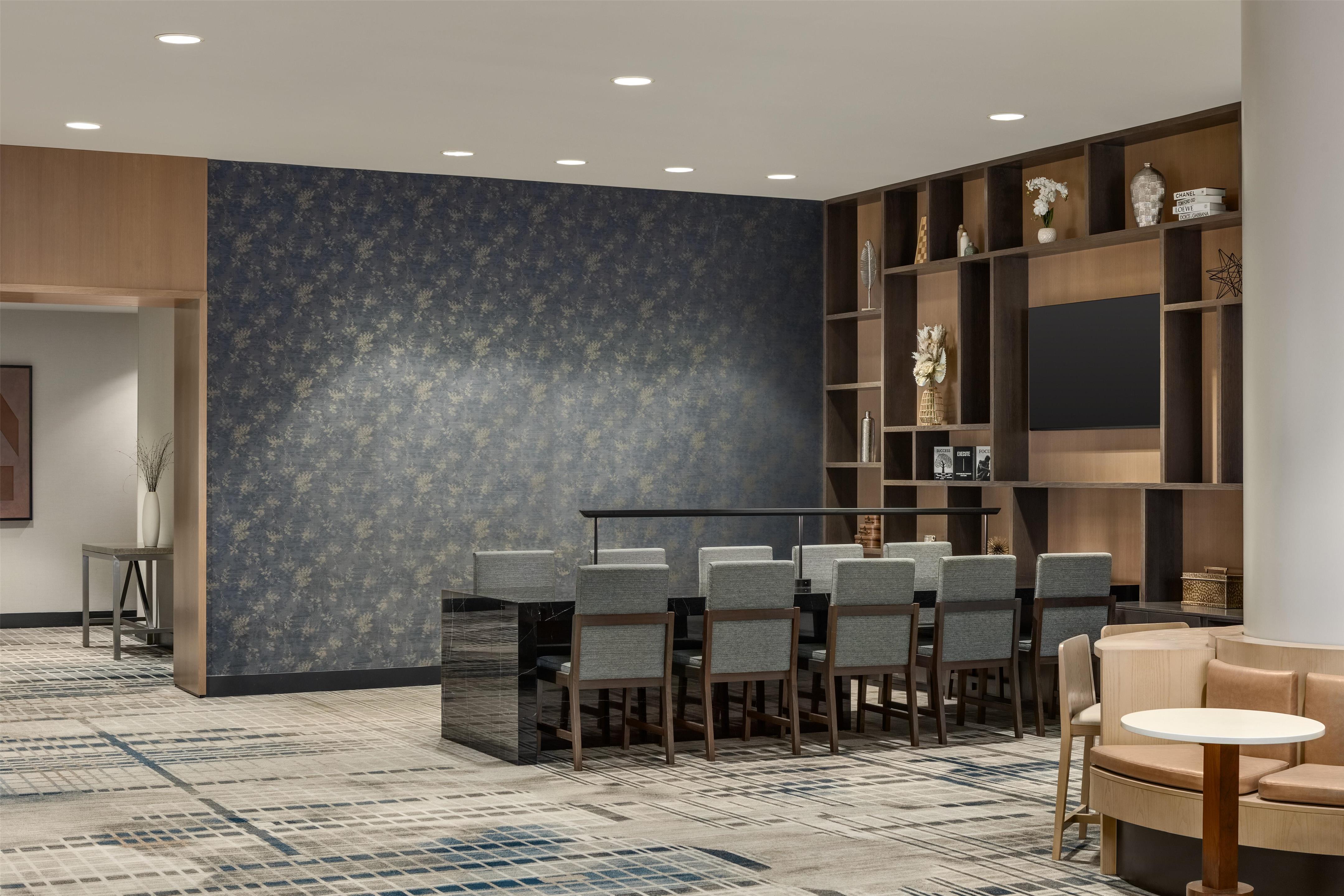 Lobby | Hilton Baltimore BWI Airport