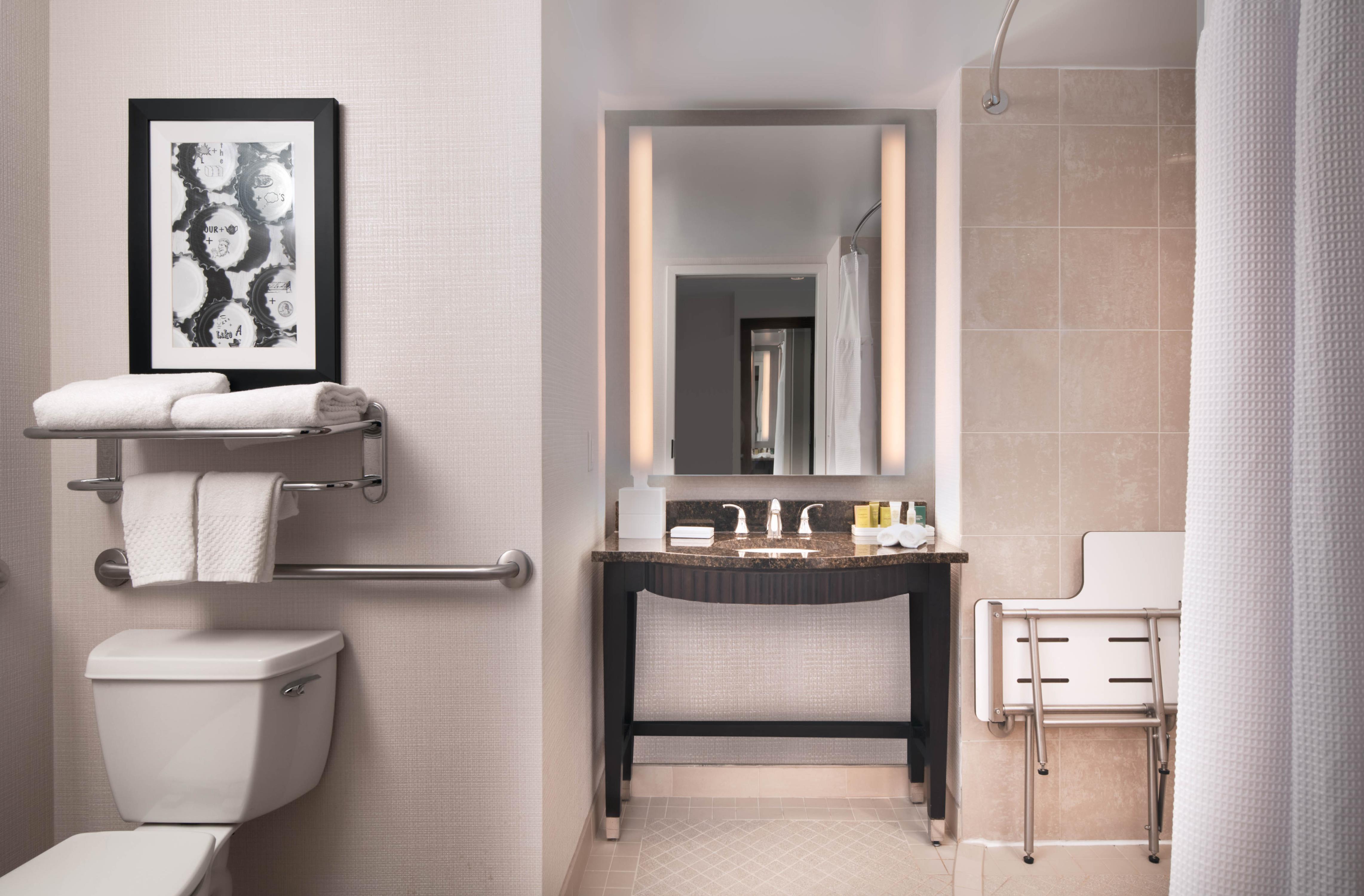 Hilton Baltimore Room Type - 2 DOUBLE ACC RI SHWR