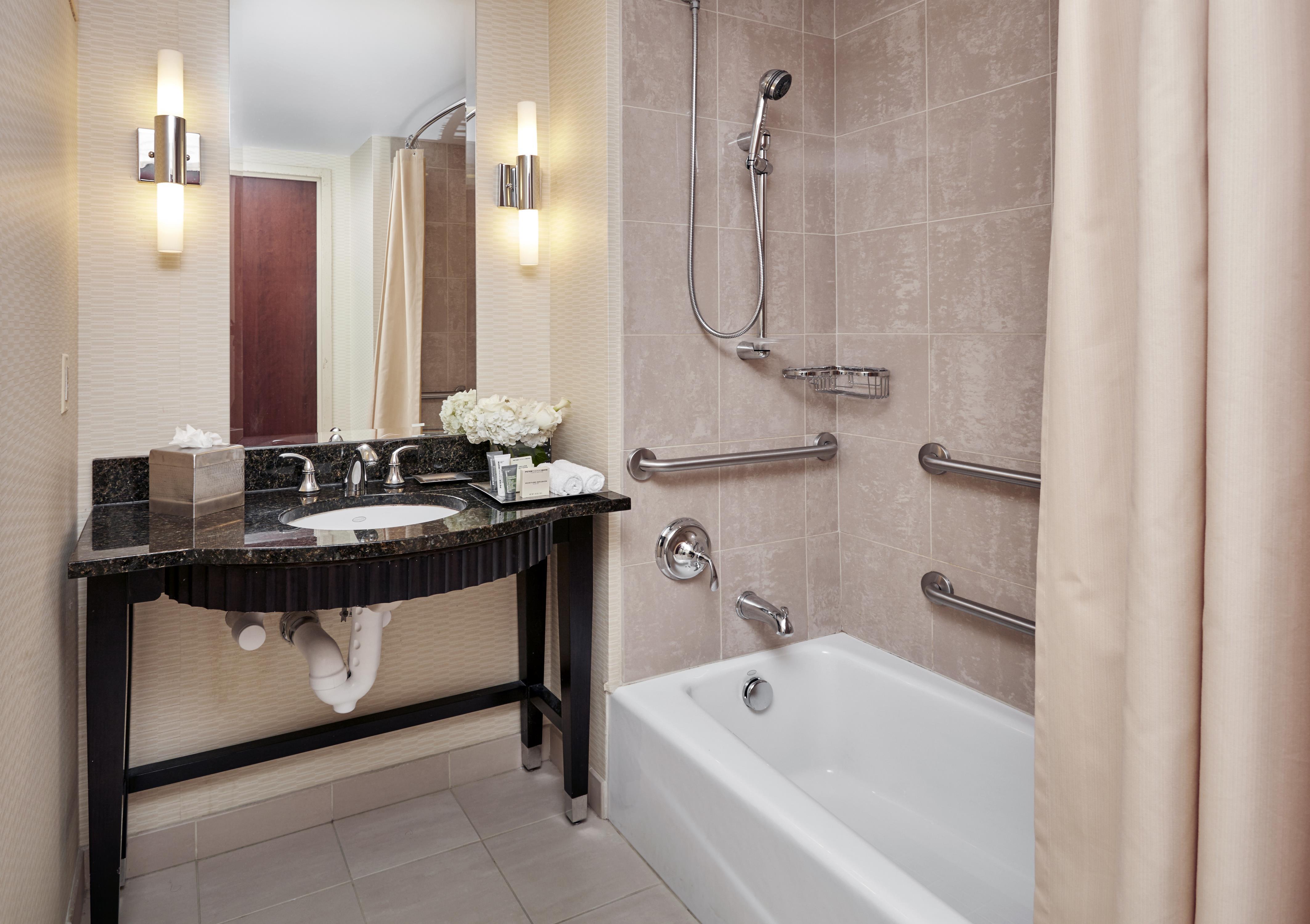 Hilton Baltimore Room Type - 2 DOUBLE ACC W BATHTUB