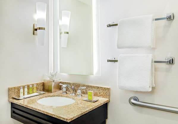  - DoubleTree by Hilton Hotel Columbia