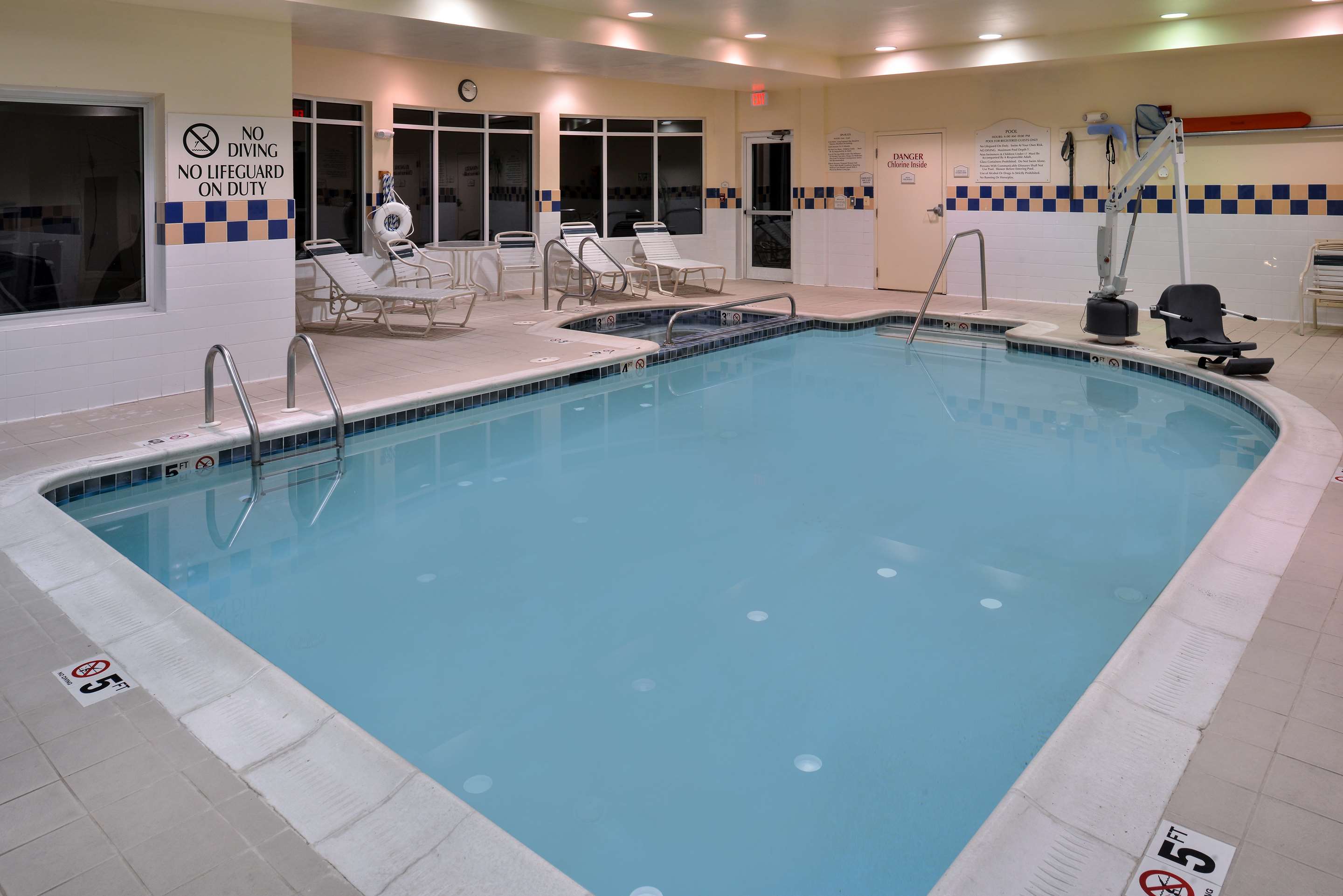 Pool | Hilton Garden Inn Columbia