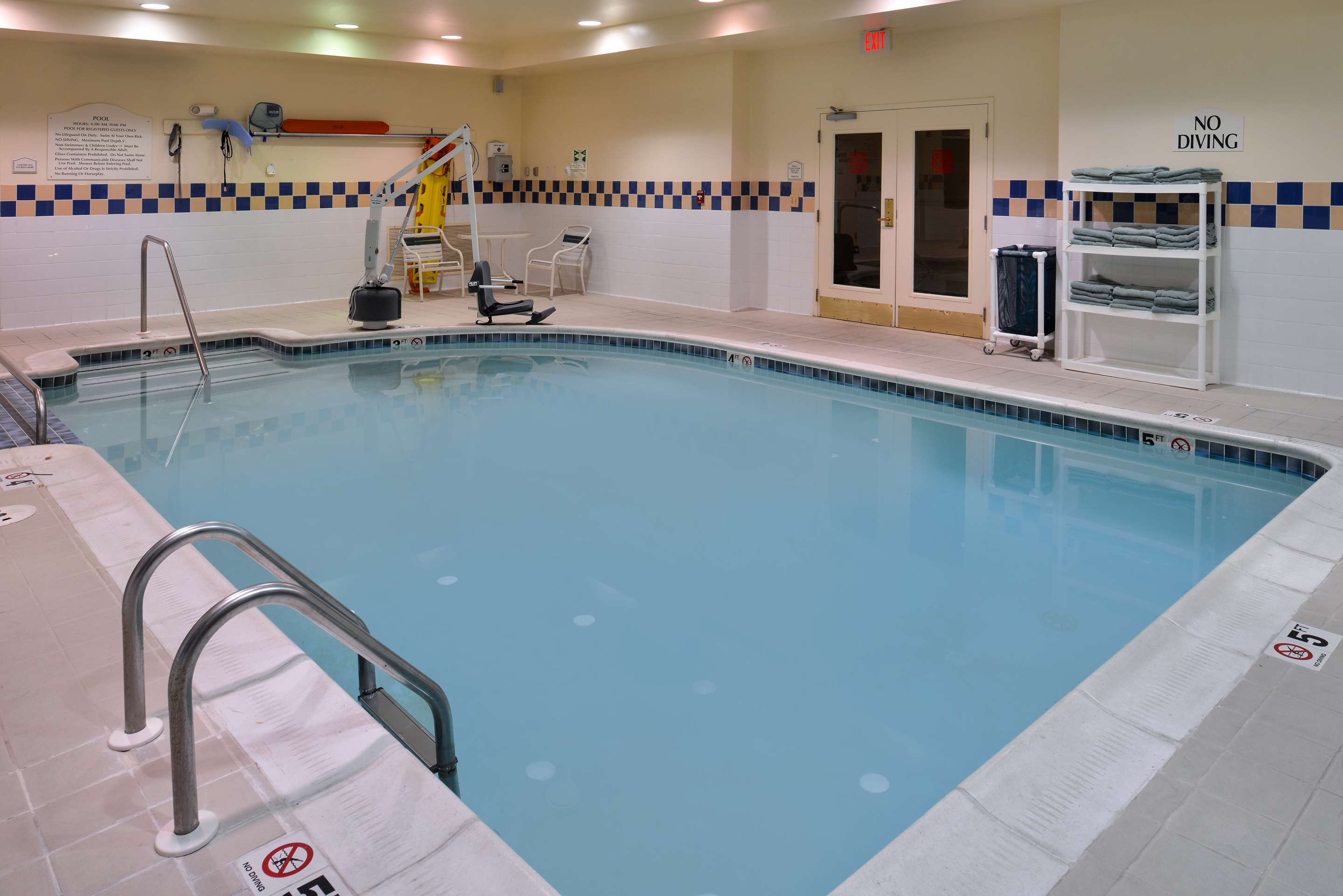 Pool | Hilton Garden Inn Columbia