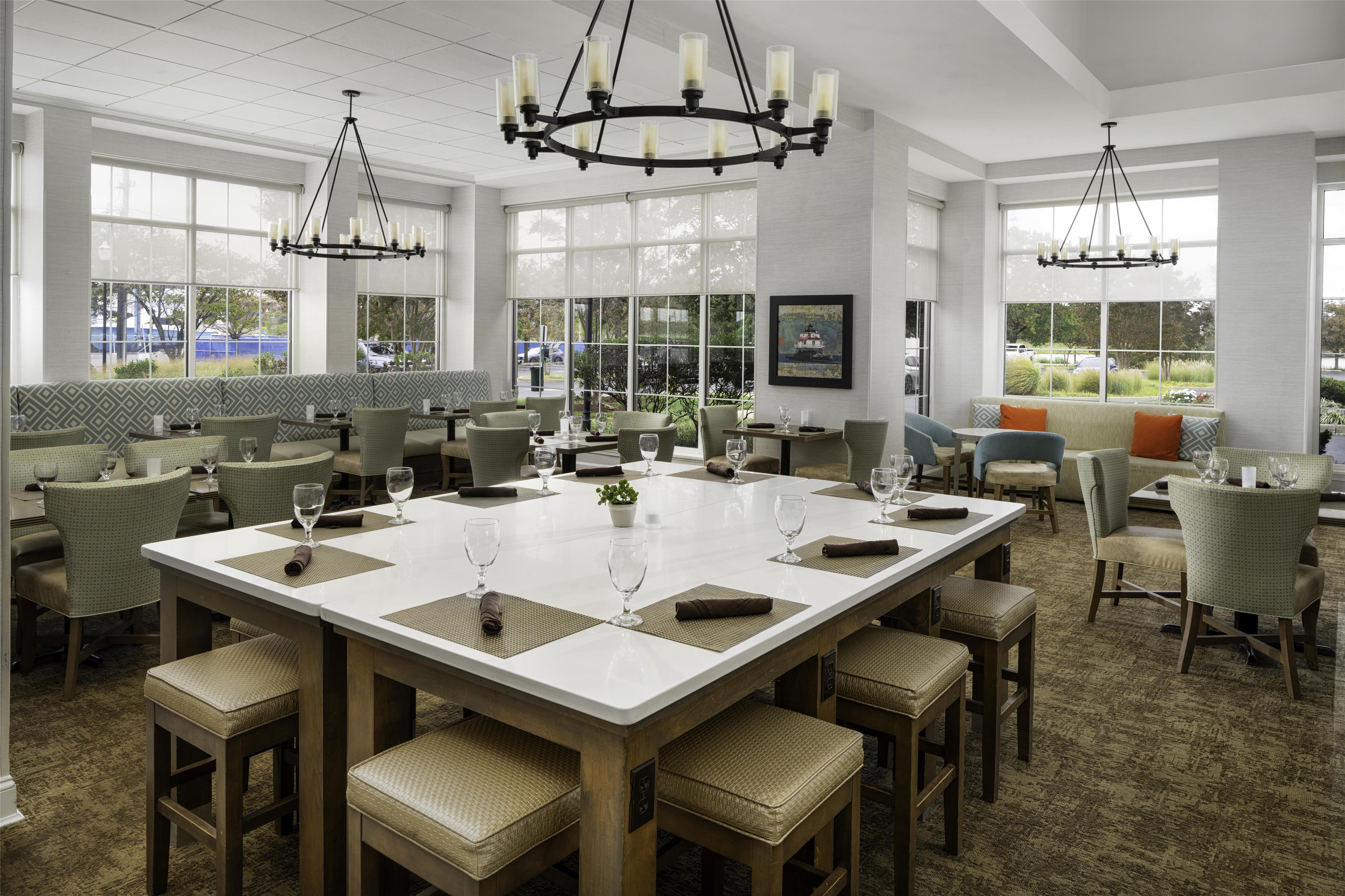 Restaurant | Hilton Garden Inn Kent Island
