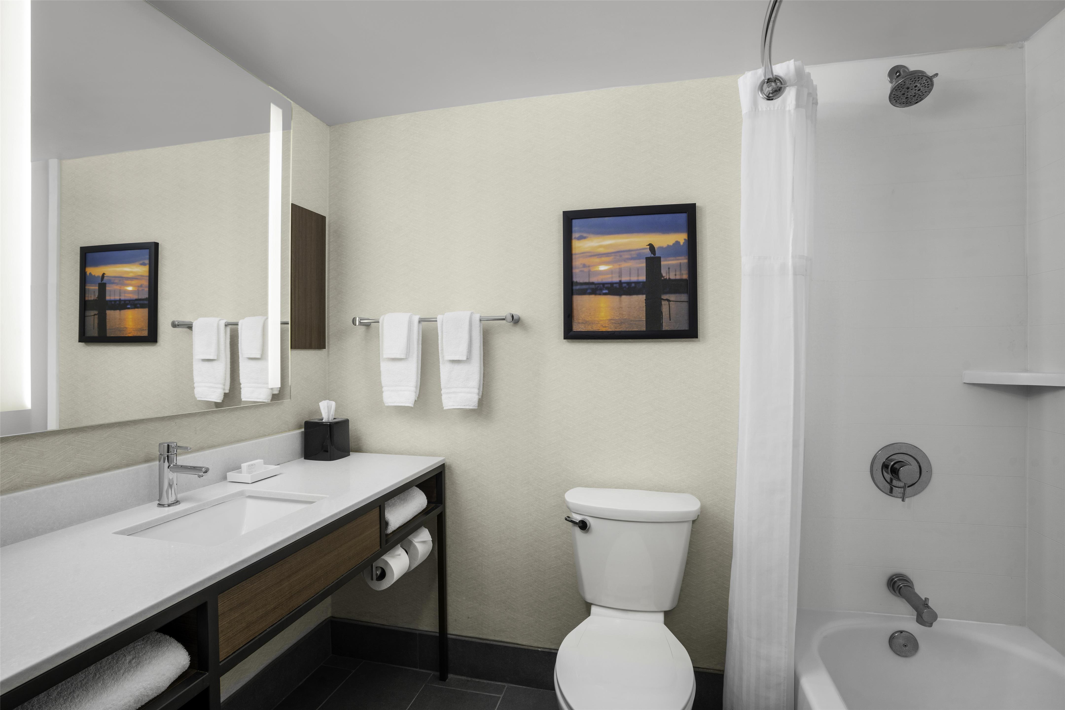 Guest room bath