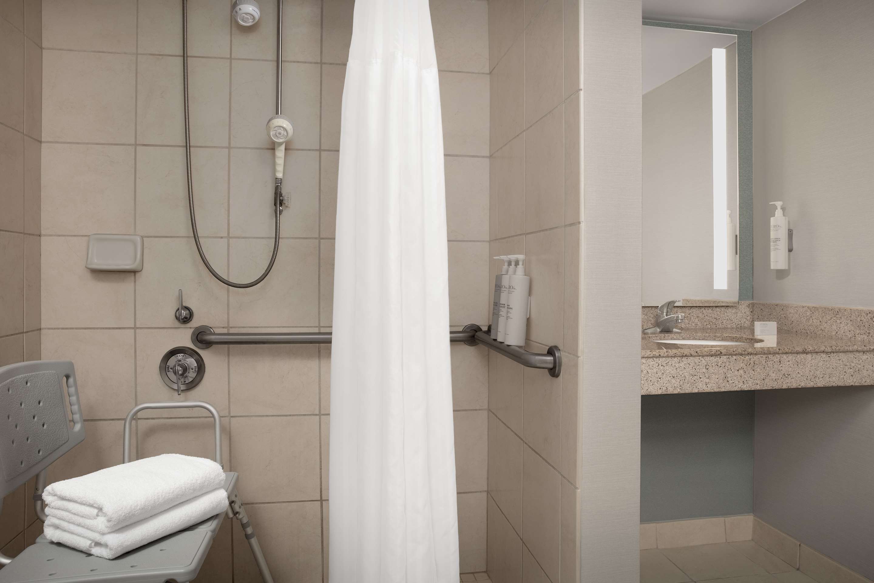 Guest room bath