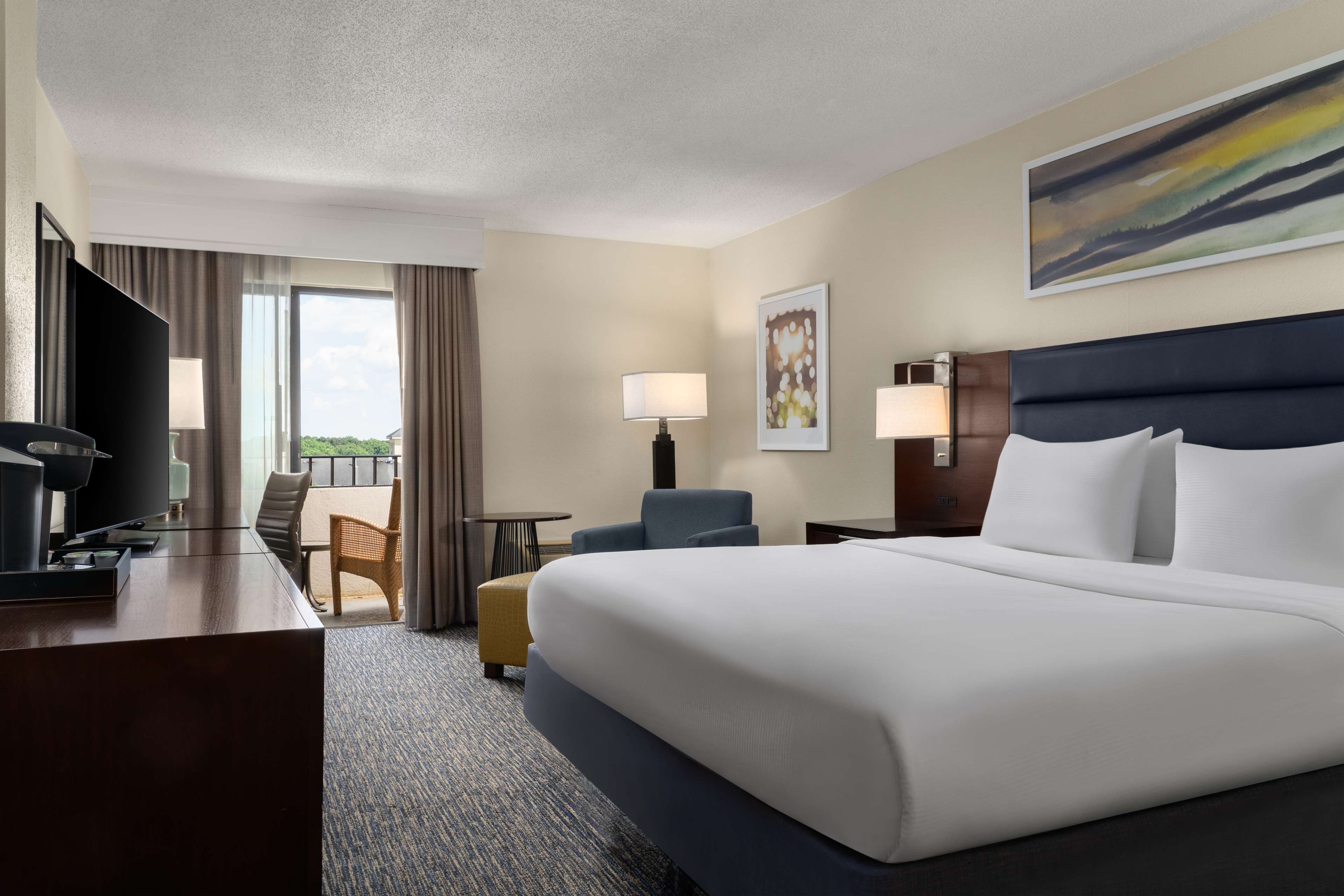 DoubleTree by Hilton Hotel Columbia Room Type - 2 QUEEN - TOP FL - BALCONY