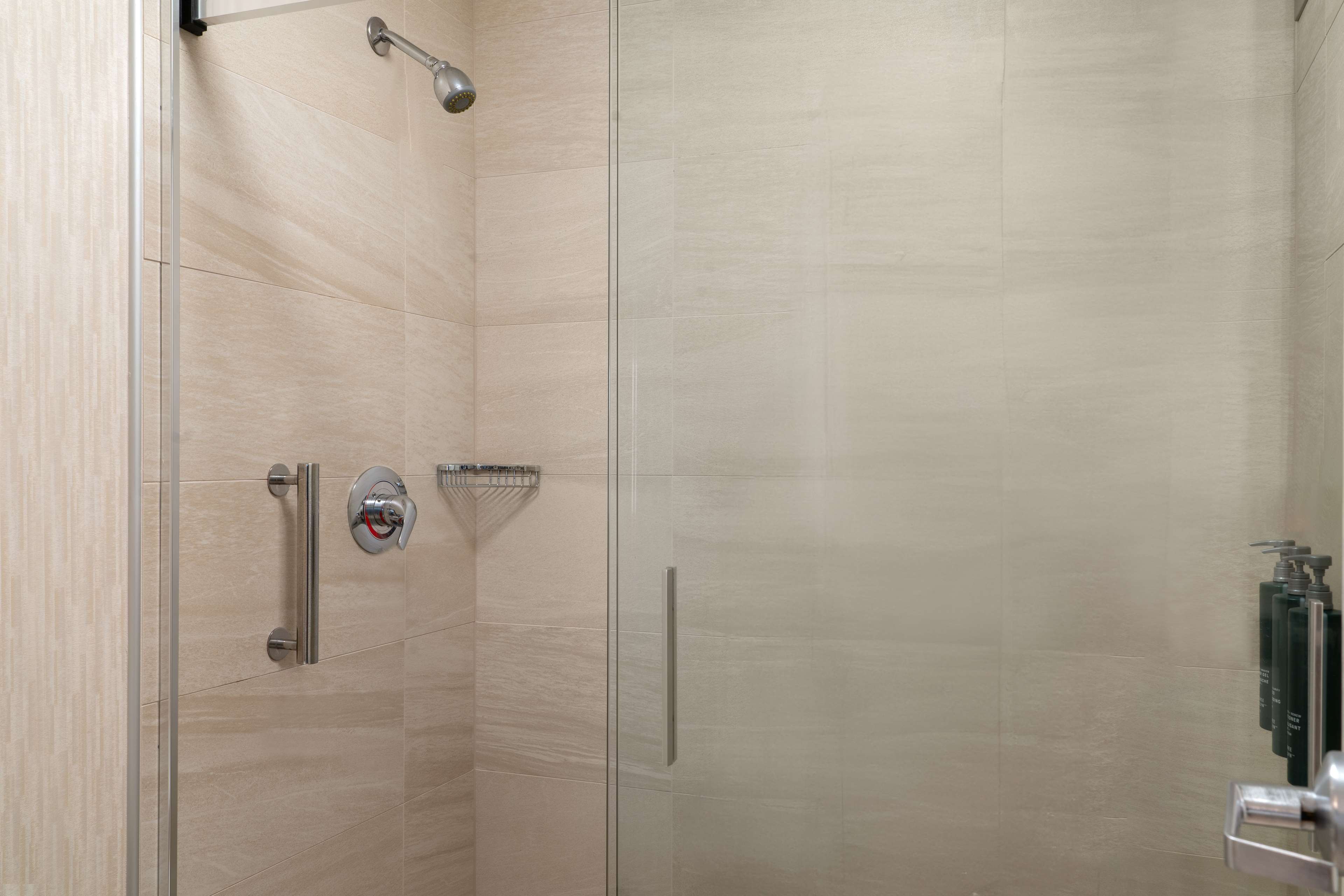 DoubleTree by Hilton Hotel Columbia Room Type - 2 QUEEN BED - SHOWER ONLY