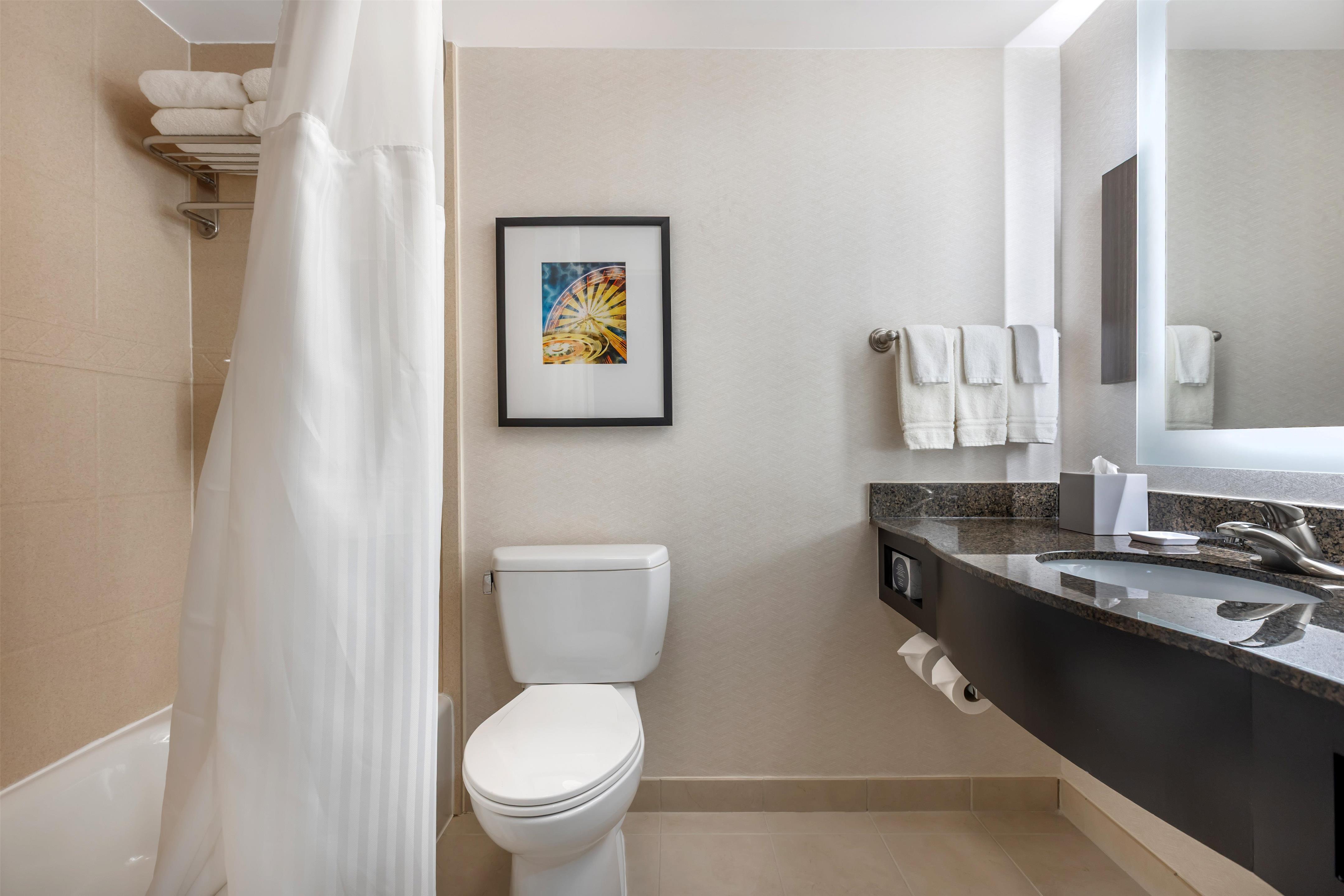 Guest room bath