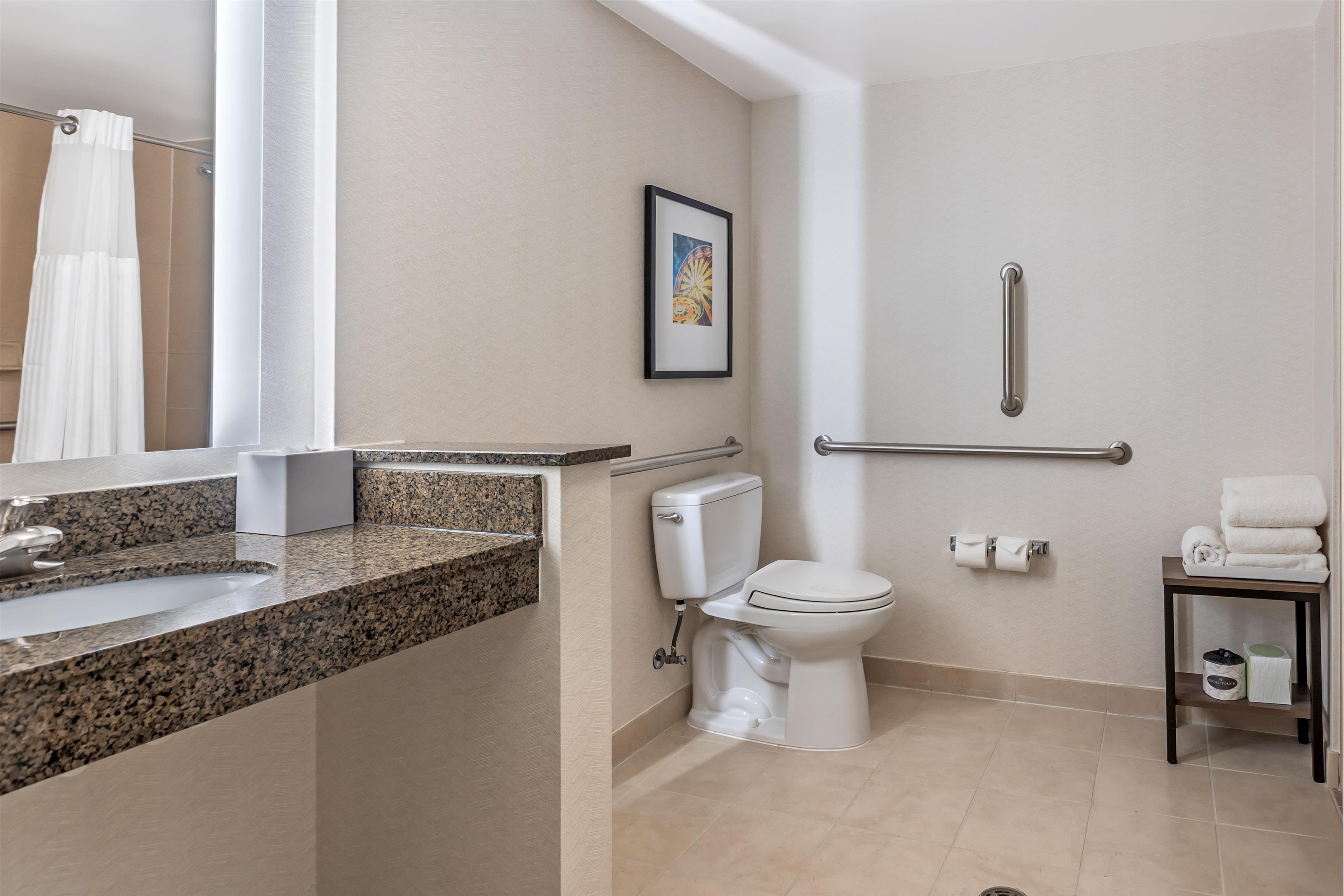 Guest room bath