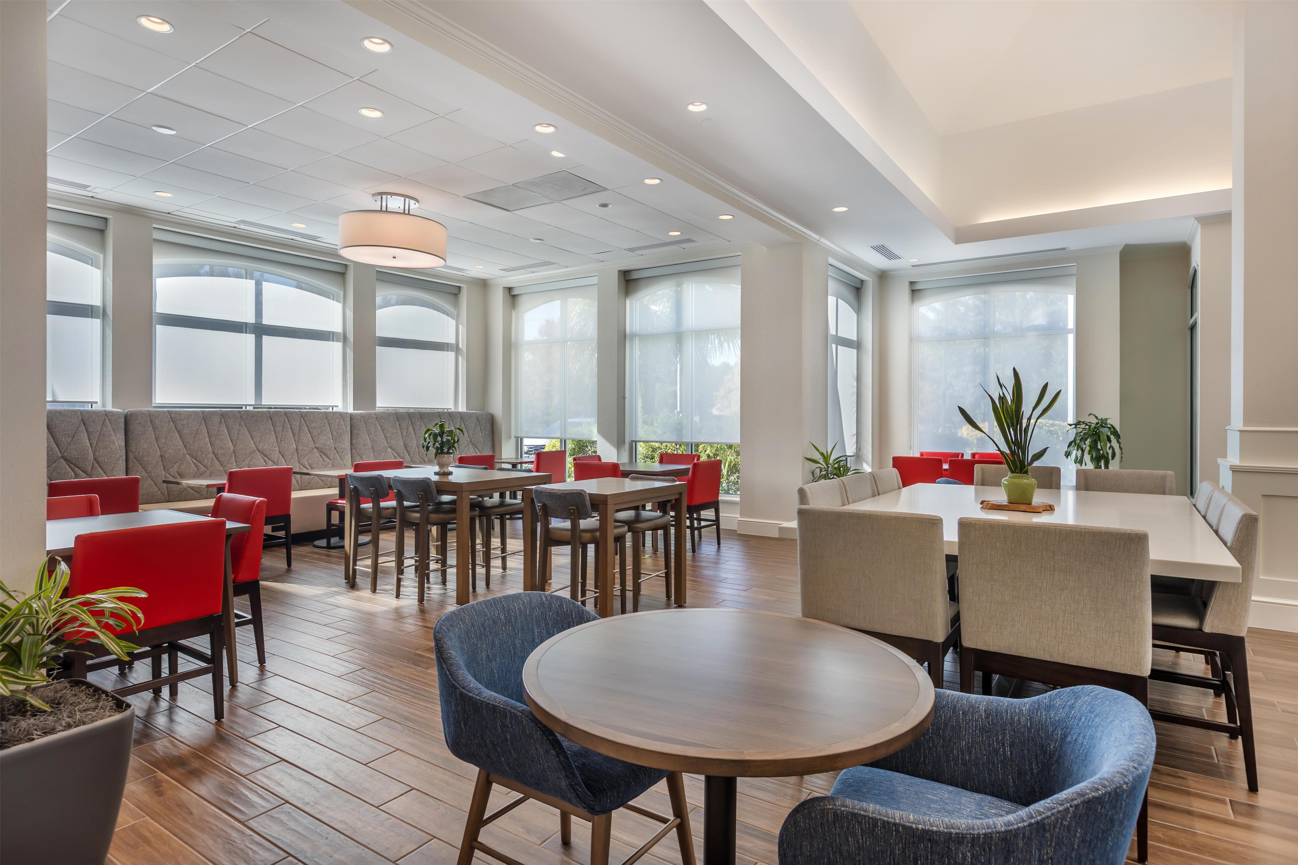 Breakfast Area | Hilton Garden Inn Columbia Northeast