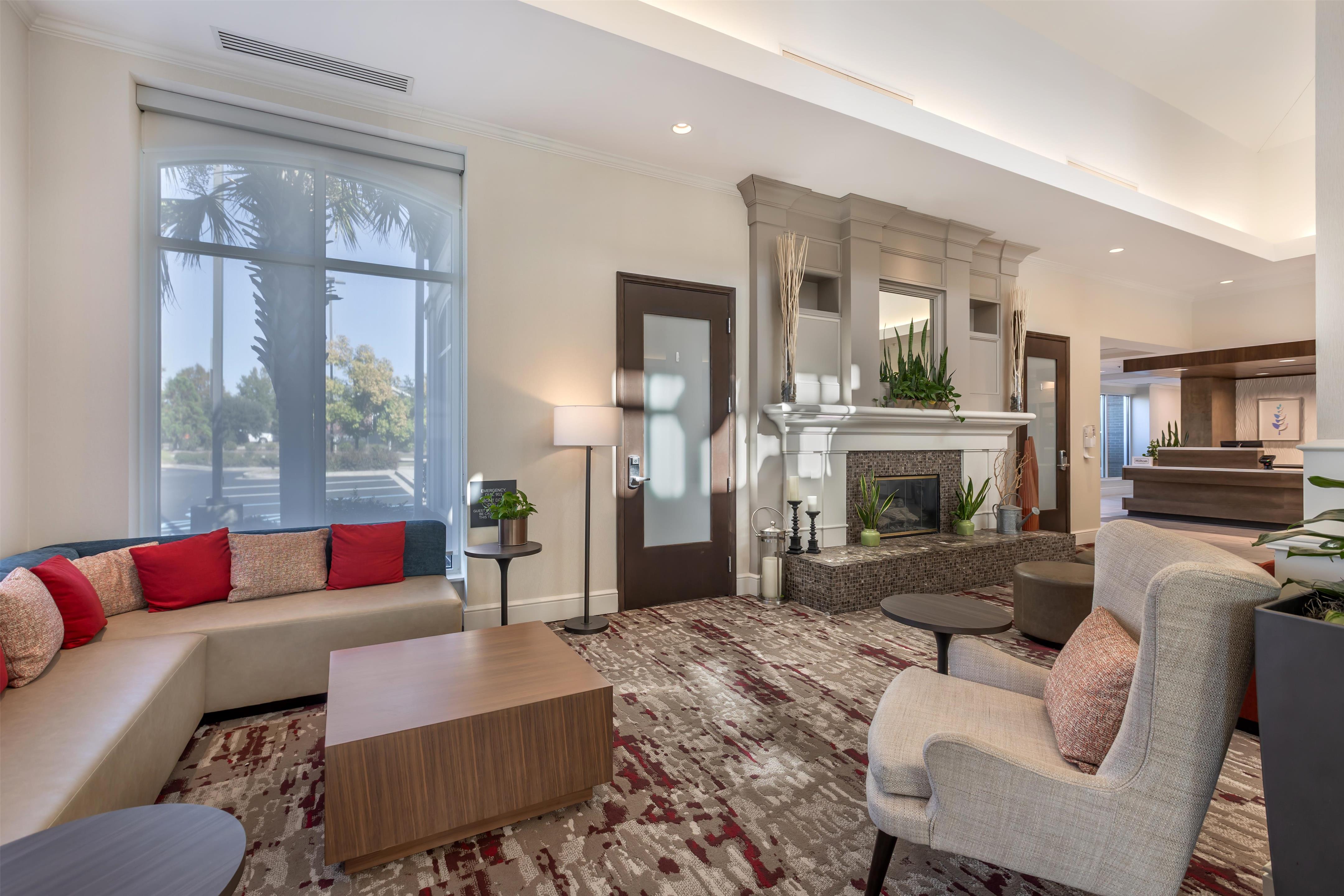 Lobby | Hilton Garden Inn Columbia Northeast