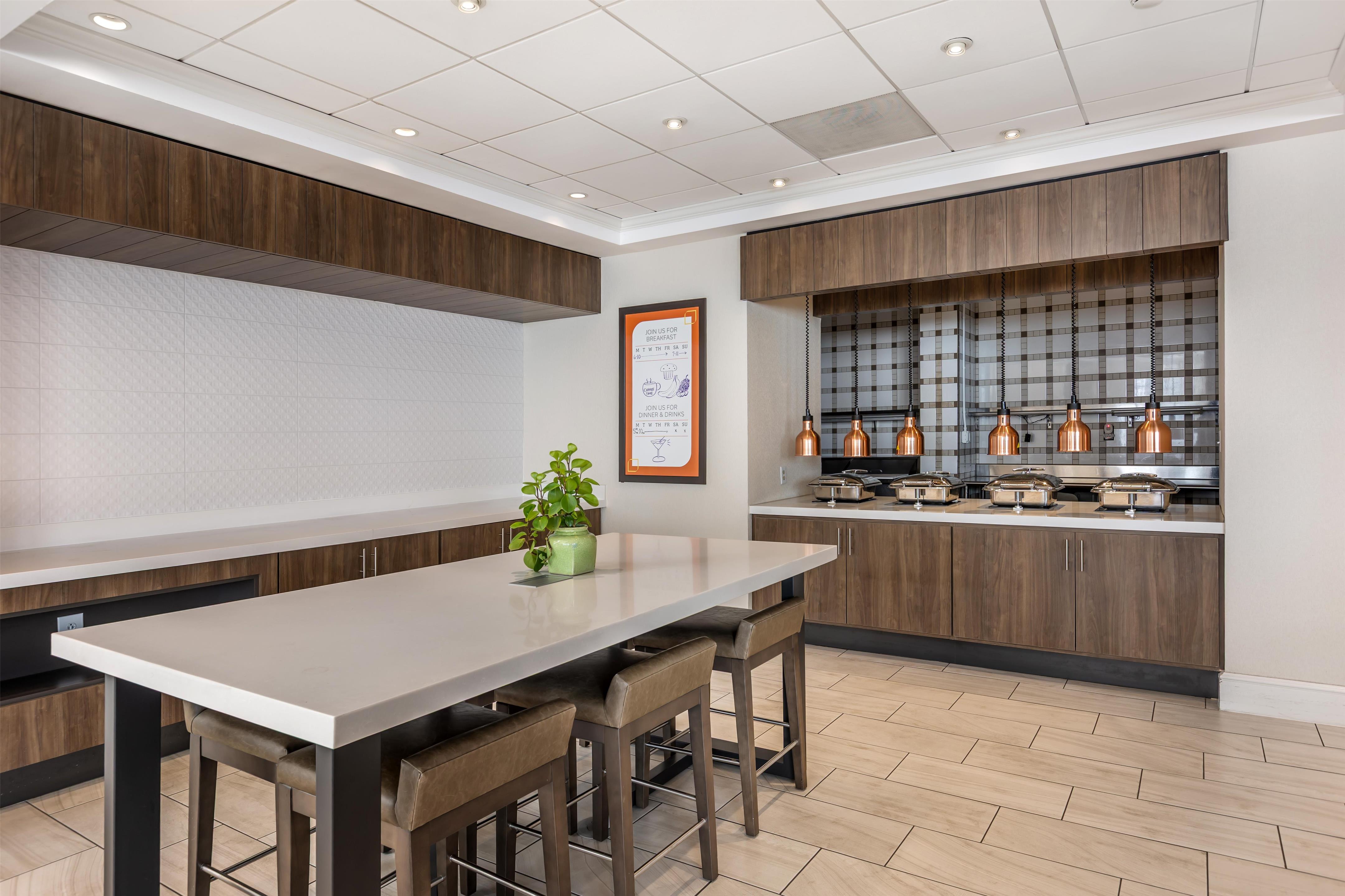 Breakfast Area | Hilton Garden Inn Columbia Northeast