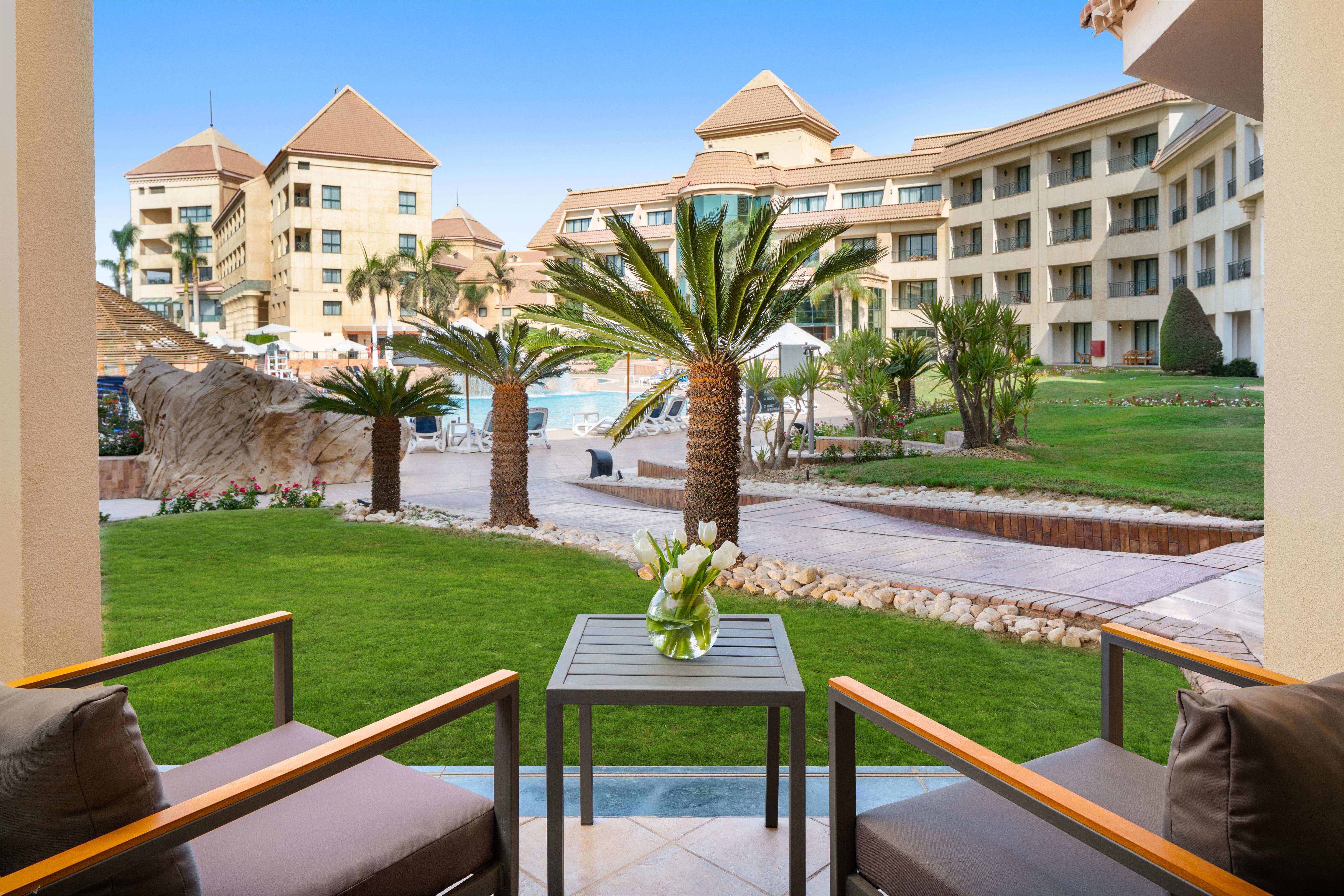 Hilton Pyramids Golf Room Type - KING POOL FLOOR