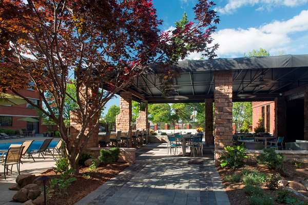 Pool - Hilton Hotel Fairlawn