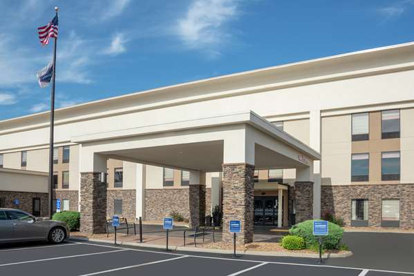 Exterior view - Hampton Inn Kent - I-76, Exit 33