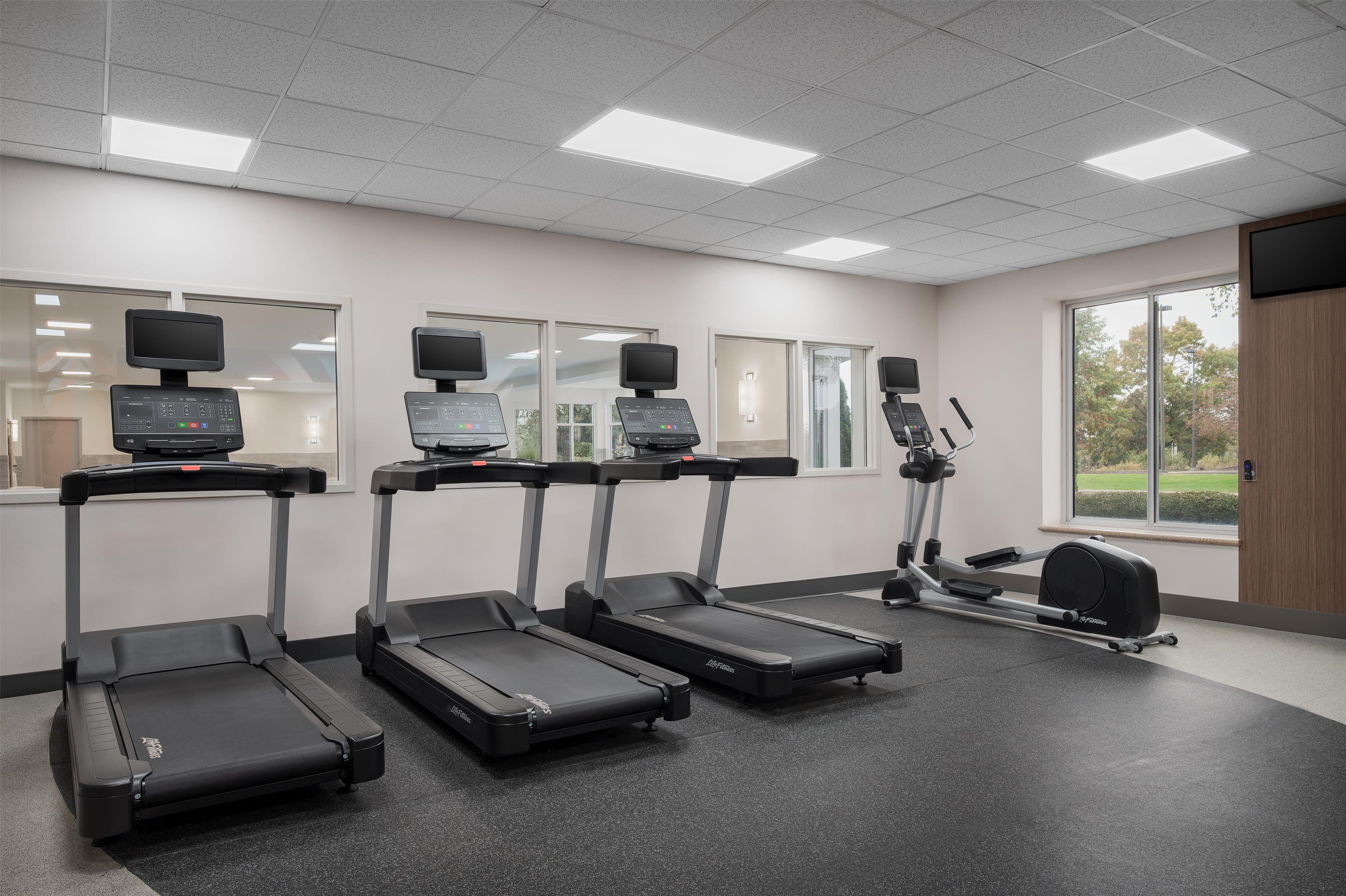 Health club fitness center gym | Hilton Garden Inn Wooster