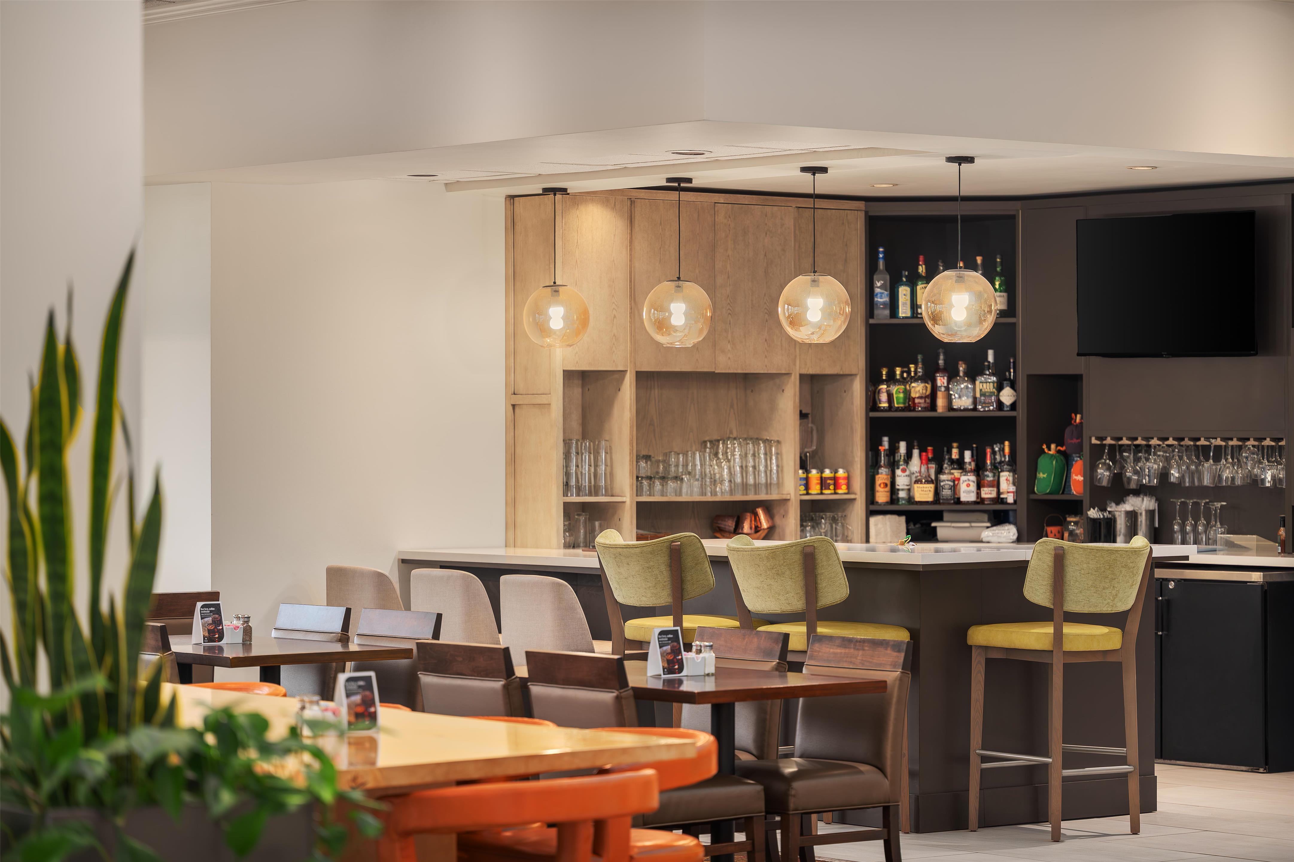 Restaurant | Hilton Garden Inn Wooster