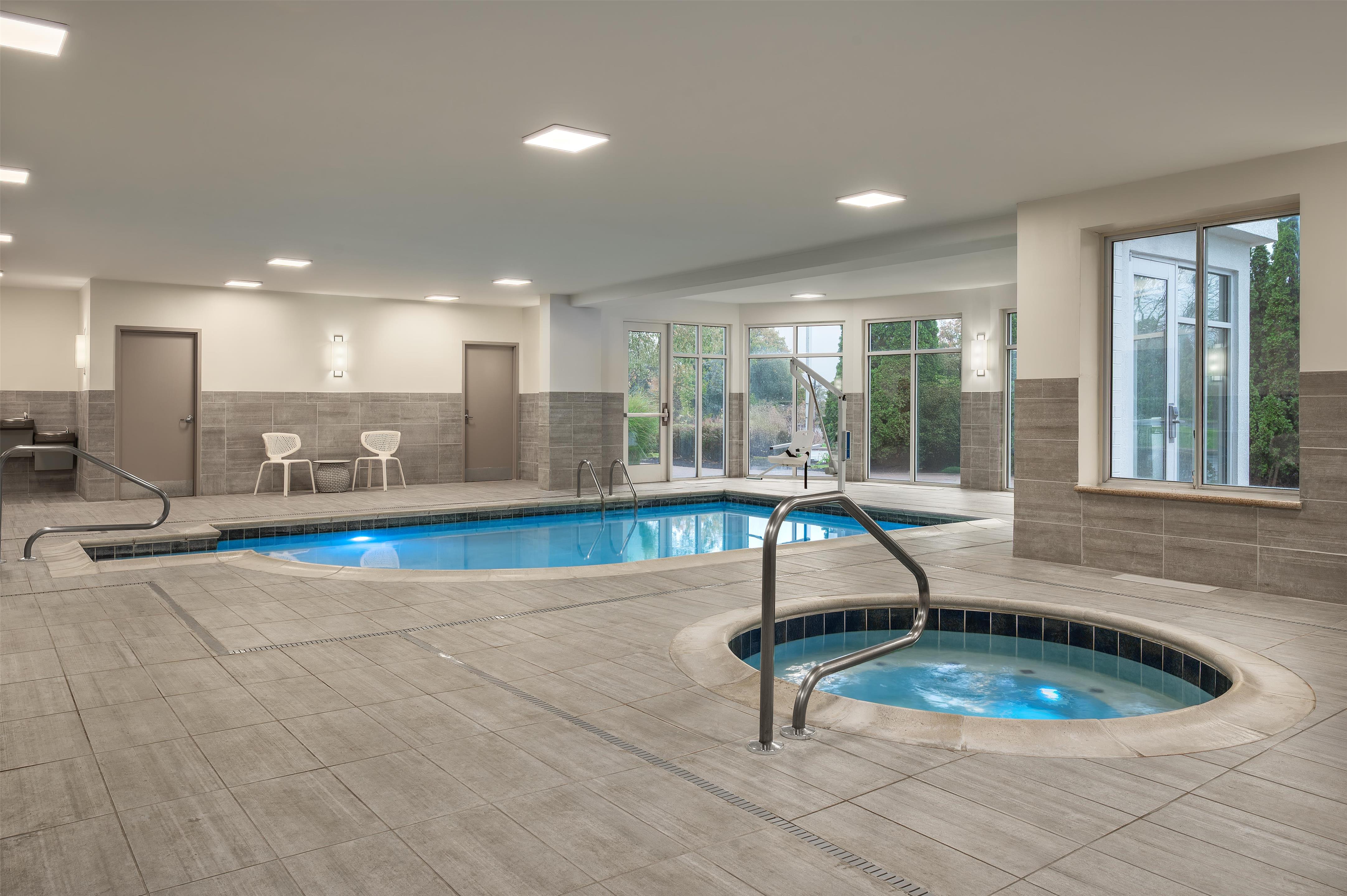 Pool | Hilton Garden Inn Wooster