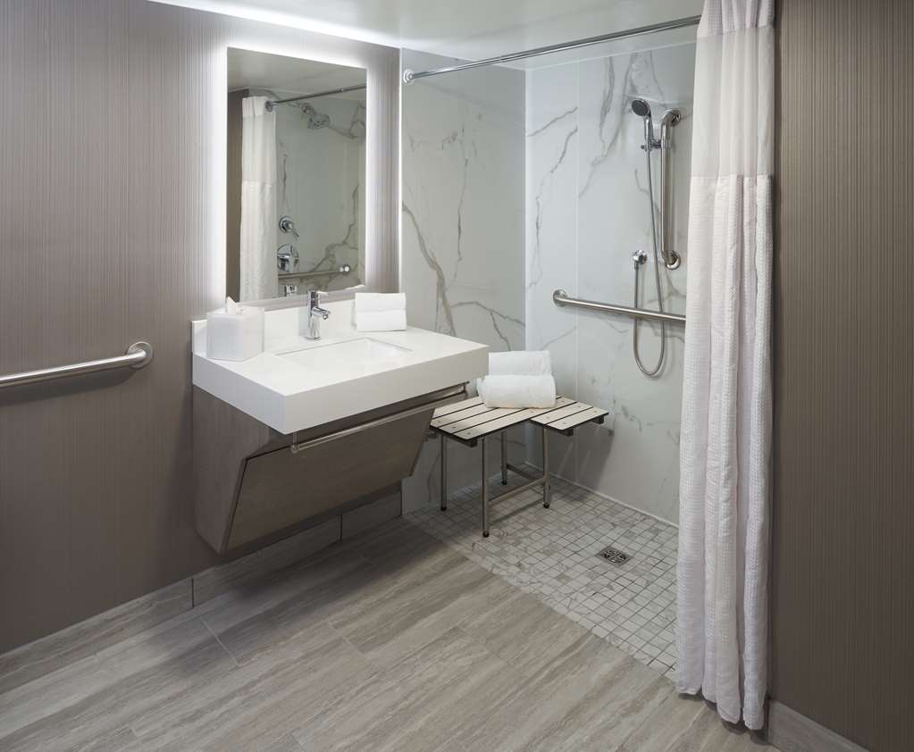 Hilton Cocoa Beach Oceanfront Room Type - 2Q PRMIUM OCNFRT ACC RI-S