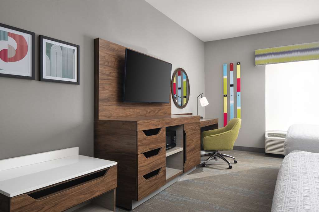 Hampton Inn by Hilton Chicopee/Springfield - Tap to explore photos