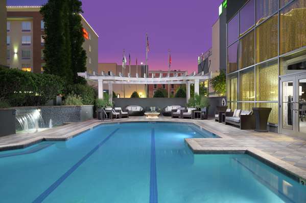 Pool - DoubleTree by Hilton Hotel Chattanooga