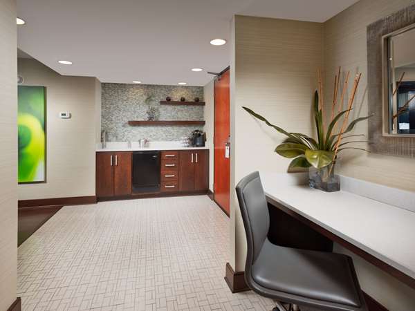  - DoubleTree by Hilton Hotel Chattanooga