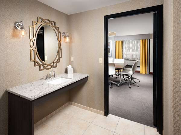  - DoubleTree by Hilton Hotel Chattanooga