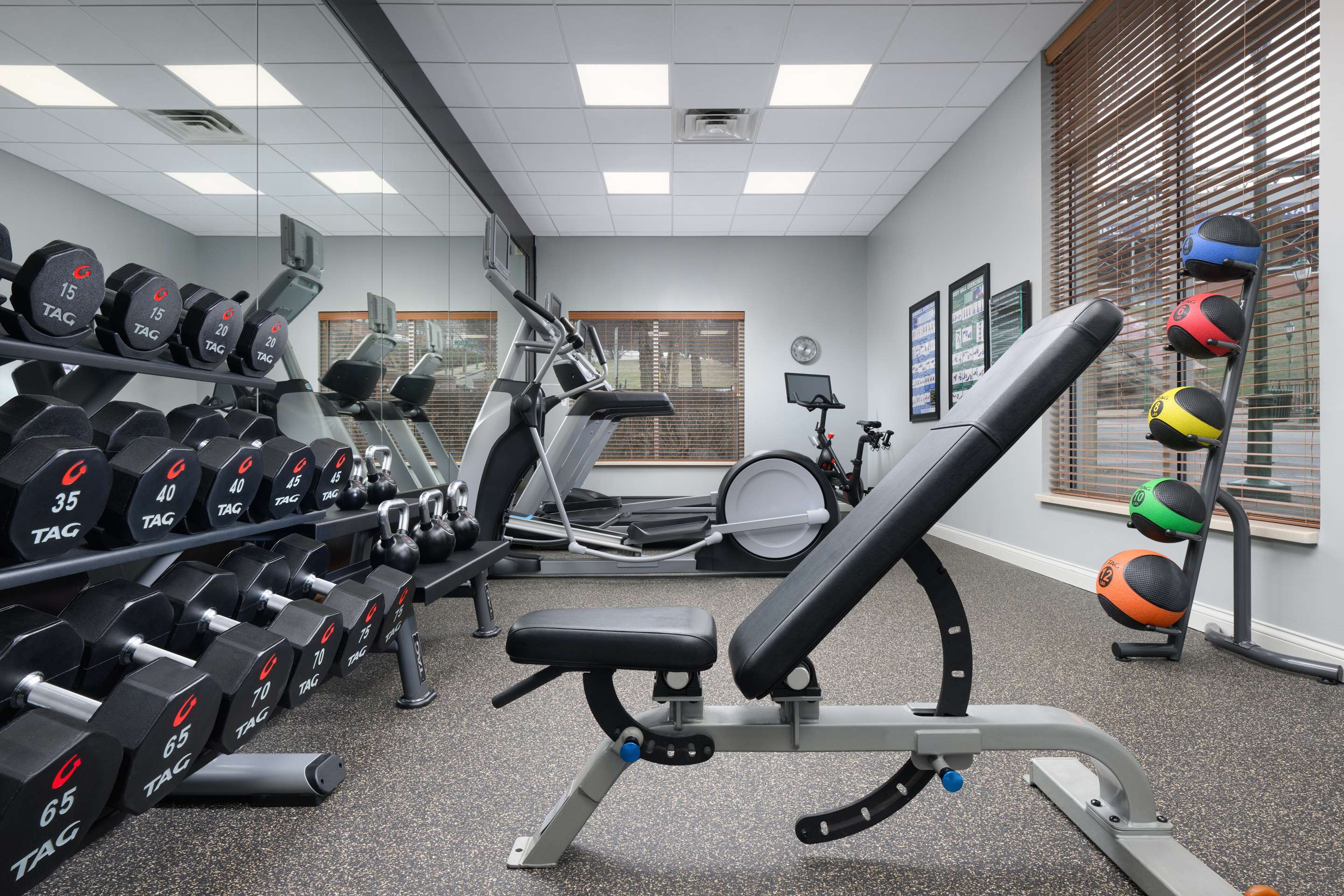 Health club fitness center gym | Hilton Garden Inn Chattanooga Downtown