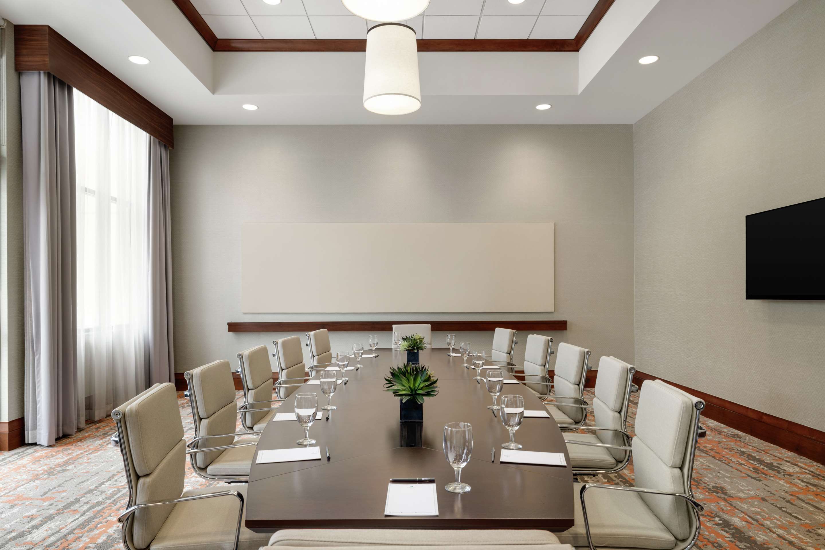 Meeting Room | Embassy Suites Chattanooga / Hamilton Place