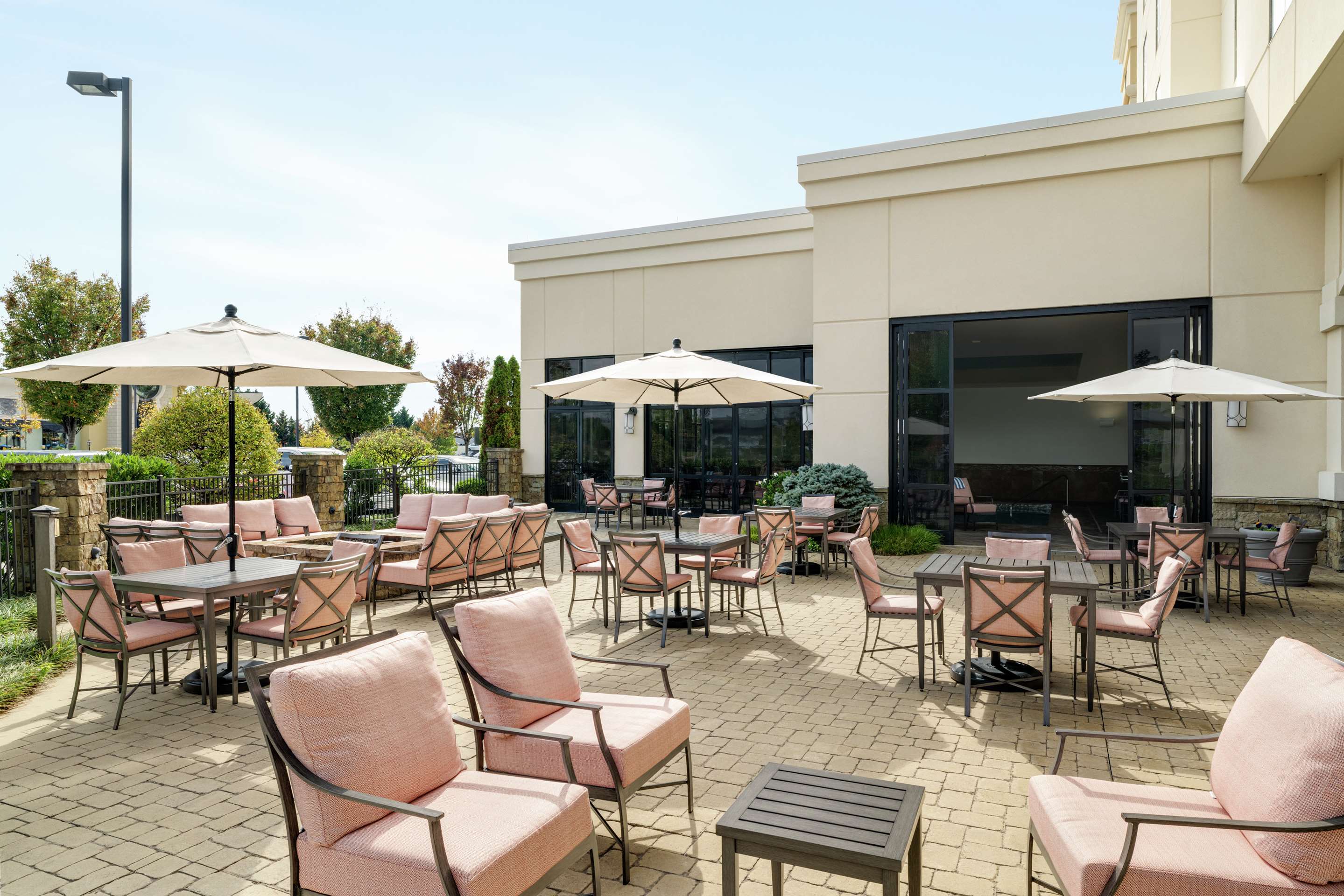 Exterior | Embassy Suites Chattanooga / Hamilton Place