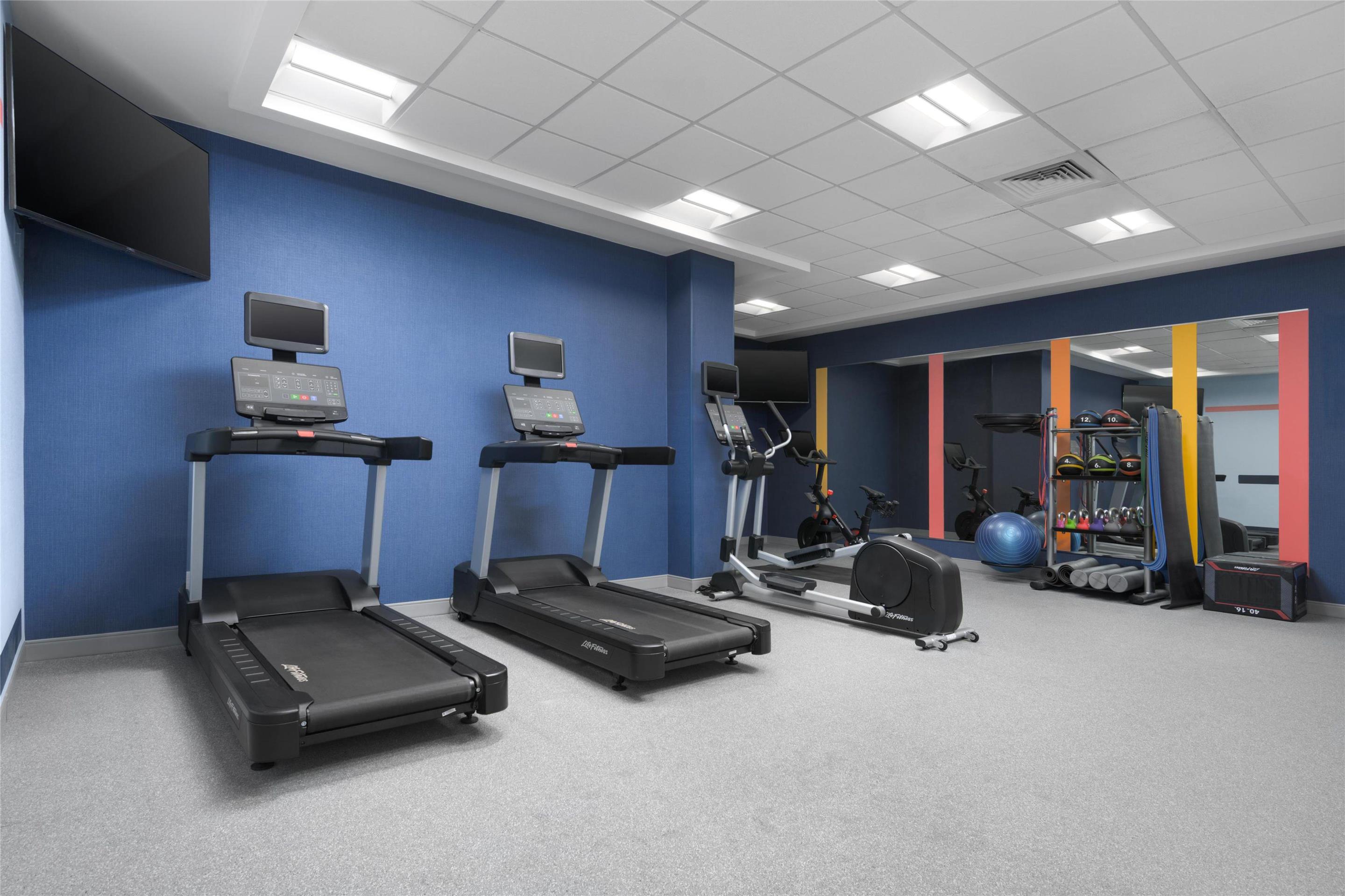 Health club fitness center gym | Hampton Inn & Suites Chattanooga/Hamilton Place