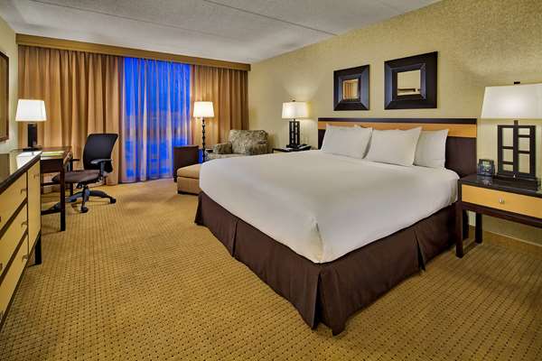  - DoubleTree by Hilton Arlington Heights - I-90, Exit 70