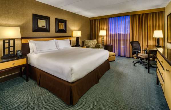  - DoubleTree by Hilton Arlington Heights - I-90, Exit 70