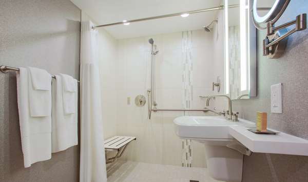  - DoubleTree by Hilton Alsip - I-294, Exit 12