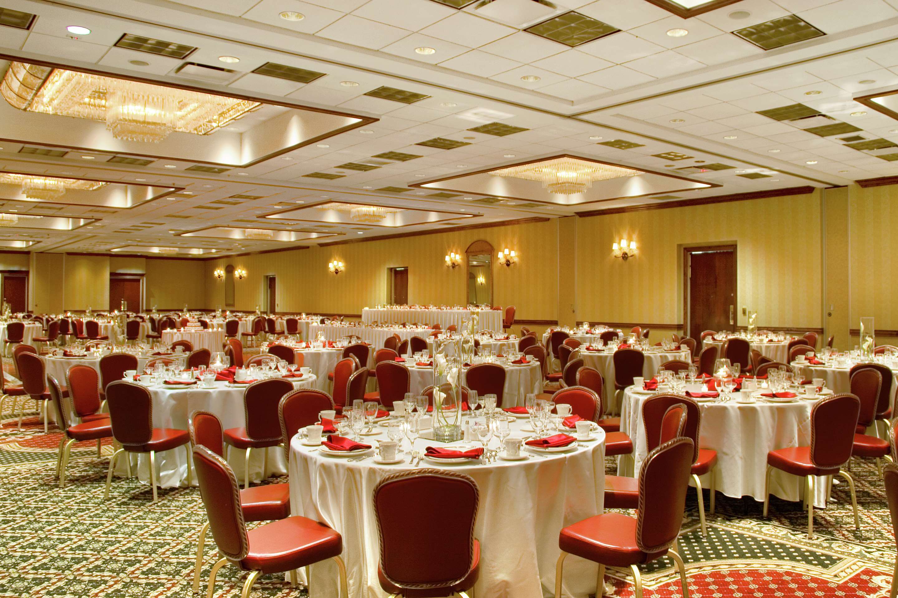 Meeting Room | DoubleTree by Hilton Chicago - Alsip