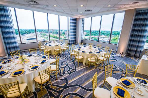  - DoubleTree by Hilton Hotel North Shore Skokie