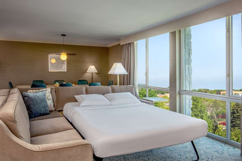 DoubleTree by Hilton Chicago - North Shore Conference Center - Tap to explore photos