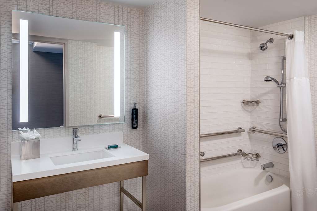 DoubleTree by Hilton Chicago - North Shore Conference Center - Tap to explore photos