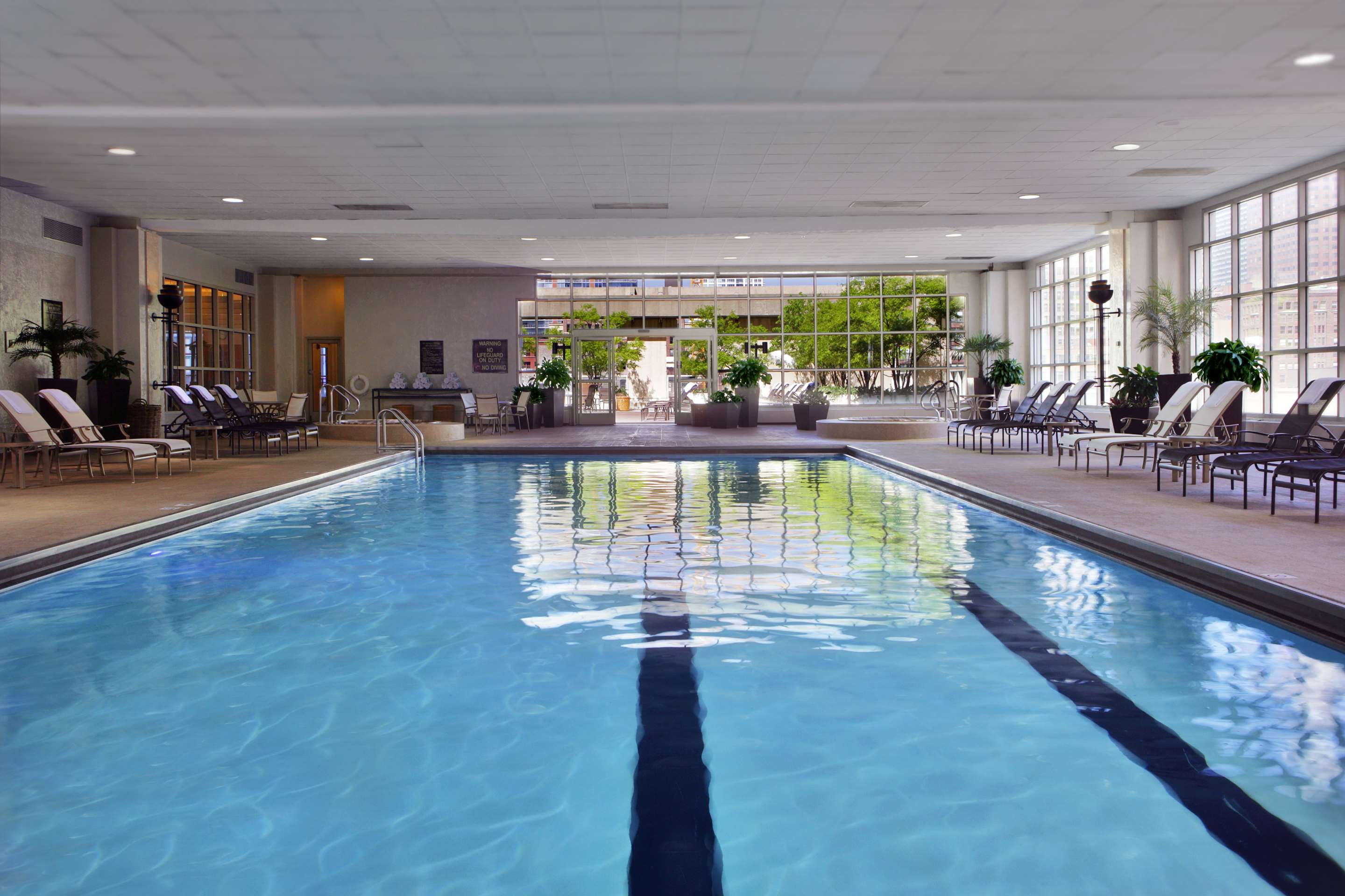 Pool | Hilton Chicago